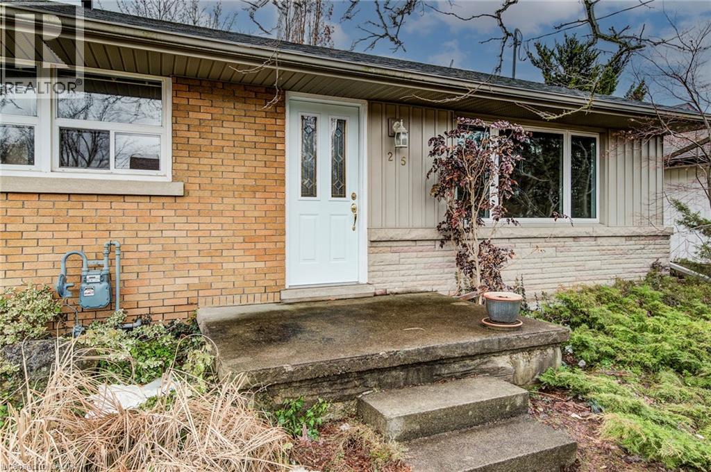 25 Dietz Avenue S, Waterloo, Ontario  N2L 2J7 - Photo 3 - 40812914