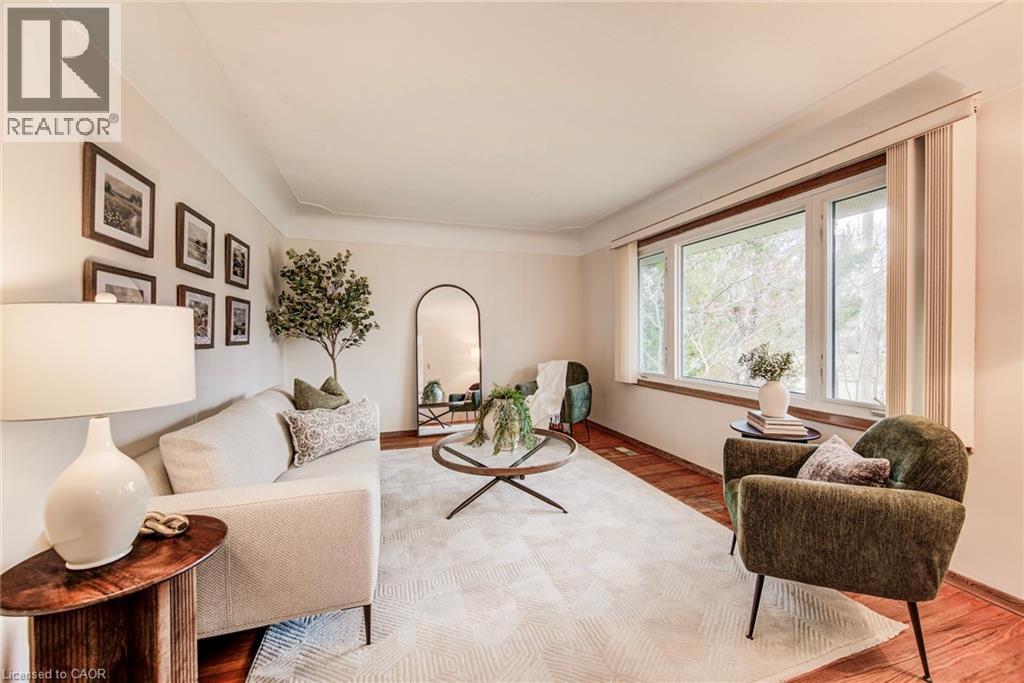 25 Dietz Avenue S, Waterloo, Ontario  N2L 2J7 - Photo 4 - 40812914