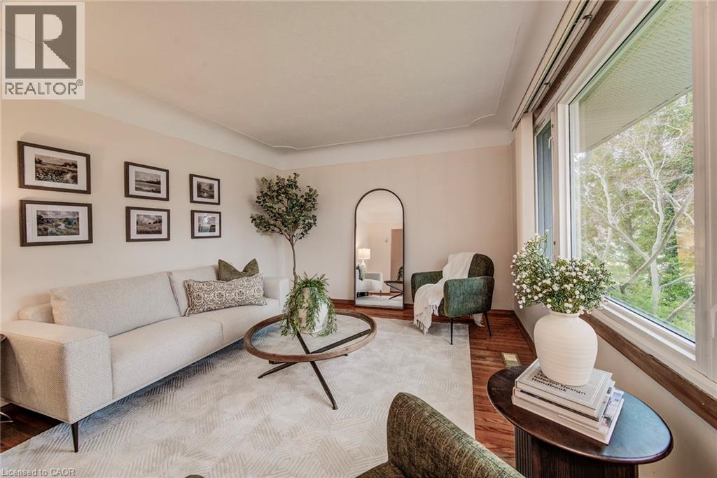 25 Dietz Avenue S, Waterloo, Ontario  N2L 2J7 - Photo 5 - 40812914