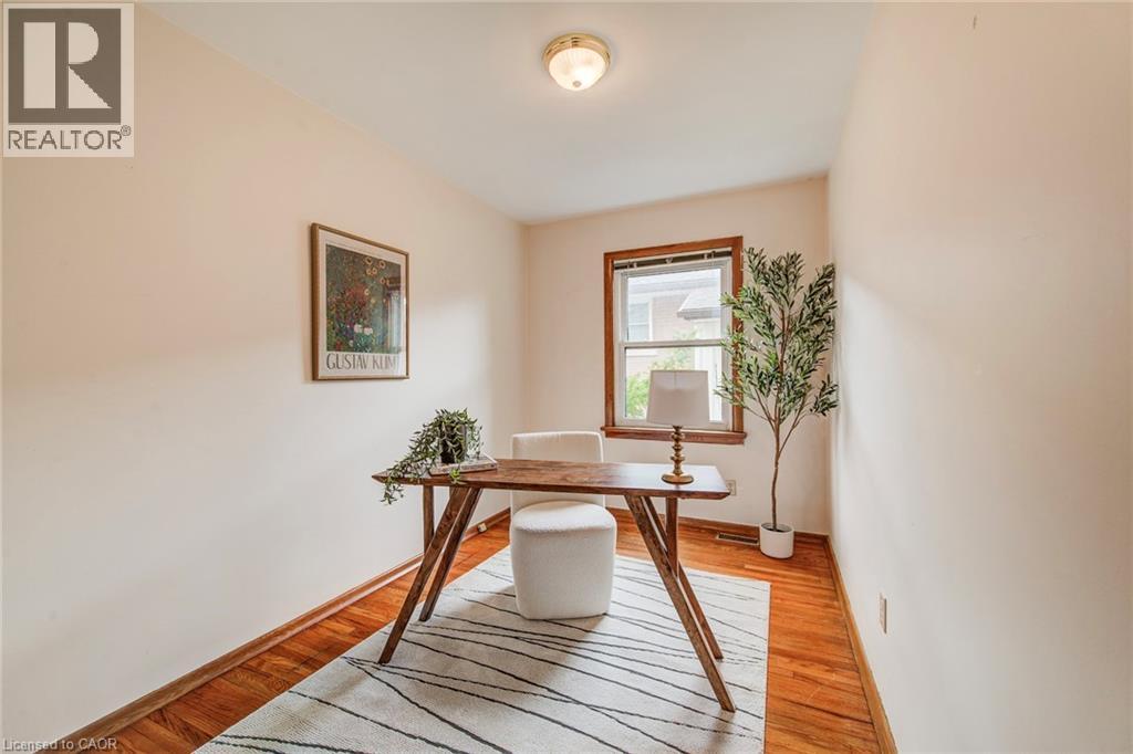 25 Dietz Avenue S, Waterloo, Ontario  N2L 2J7 - Photo 7 - 40812914