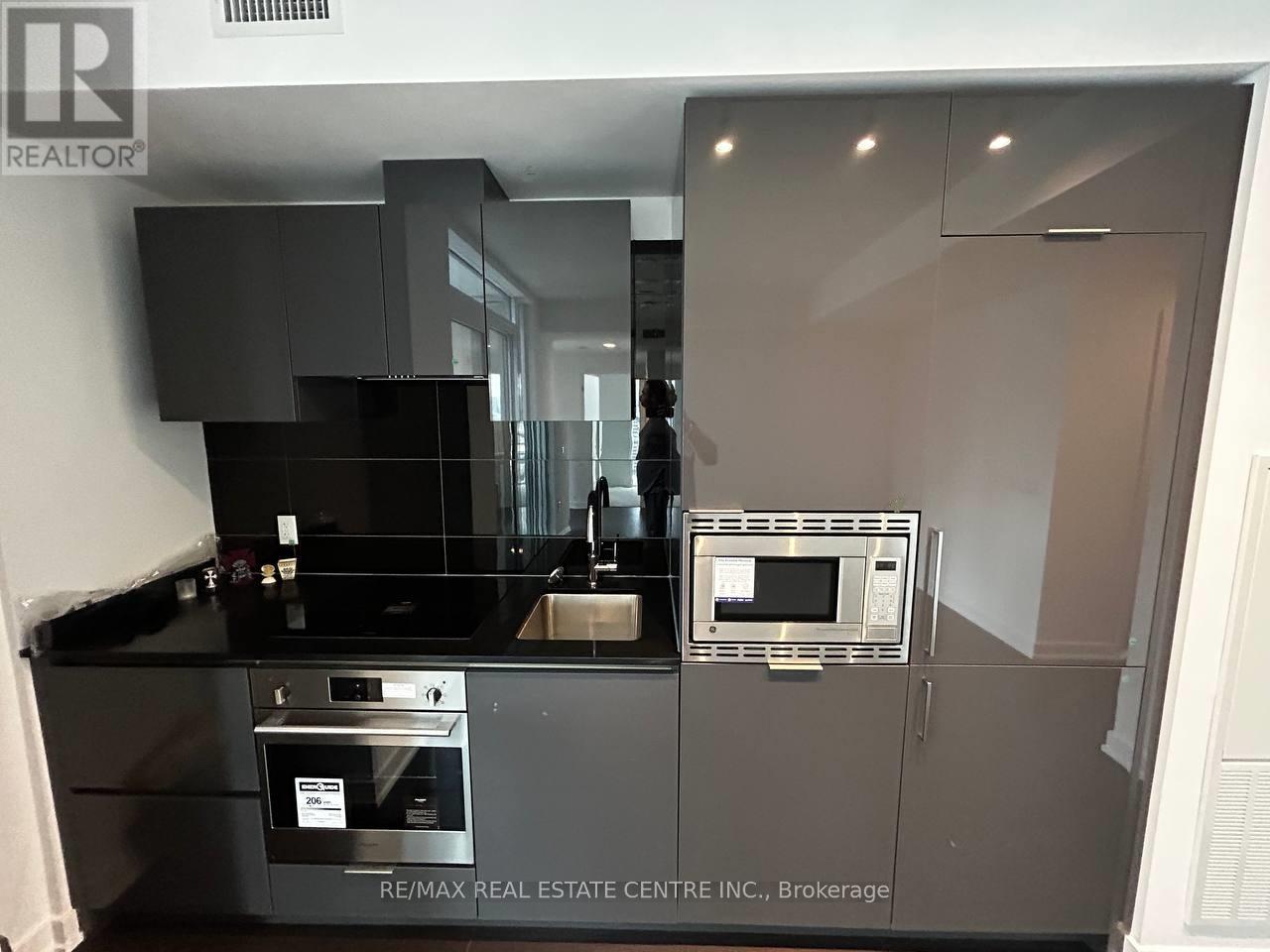 1503 - 238 Simcoe Street, Toronto, Ontario  M5T 0E2 - Photo 10 - C12893268