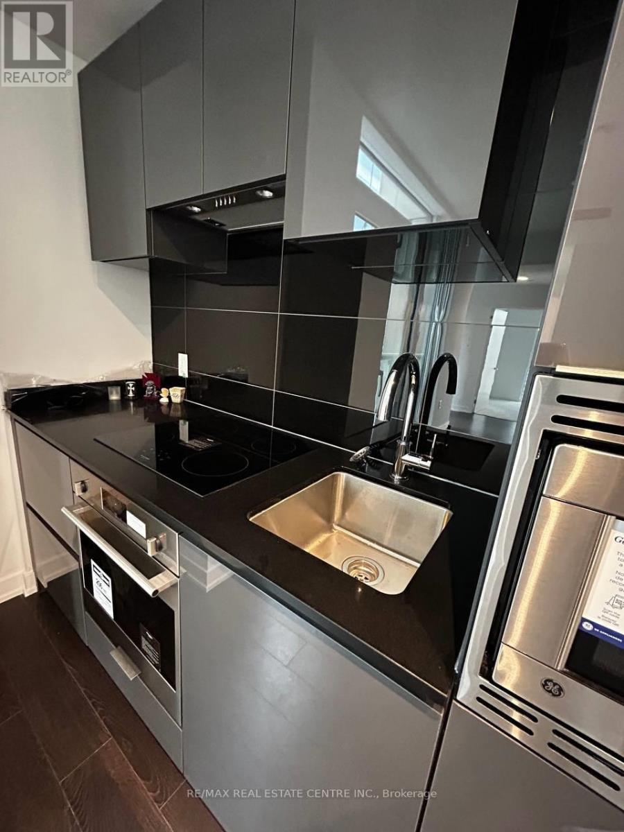 1503 - 238 Simcoe Street, Toronto, Ontario  M5T 0E2 - Photo 11 - C12893268