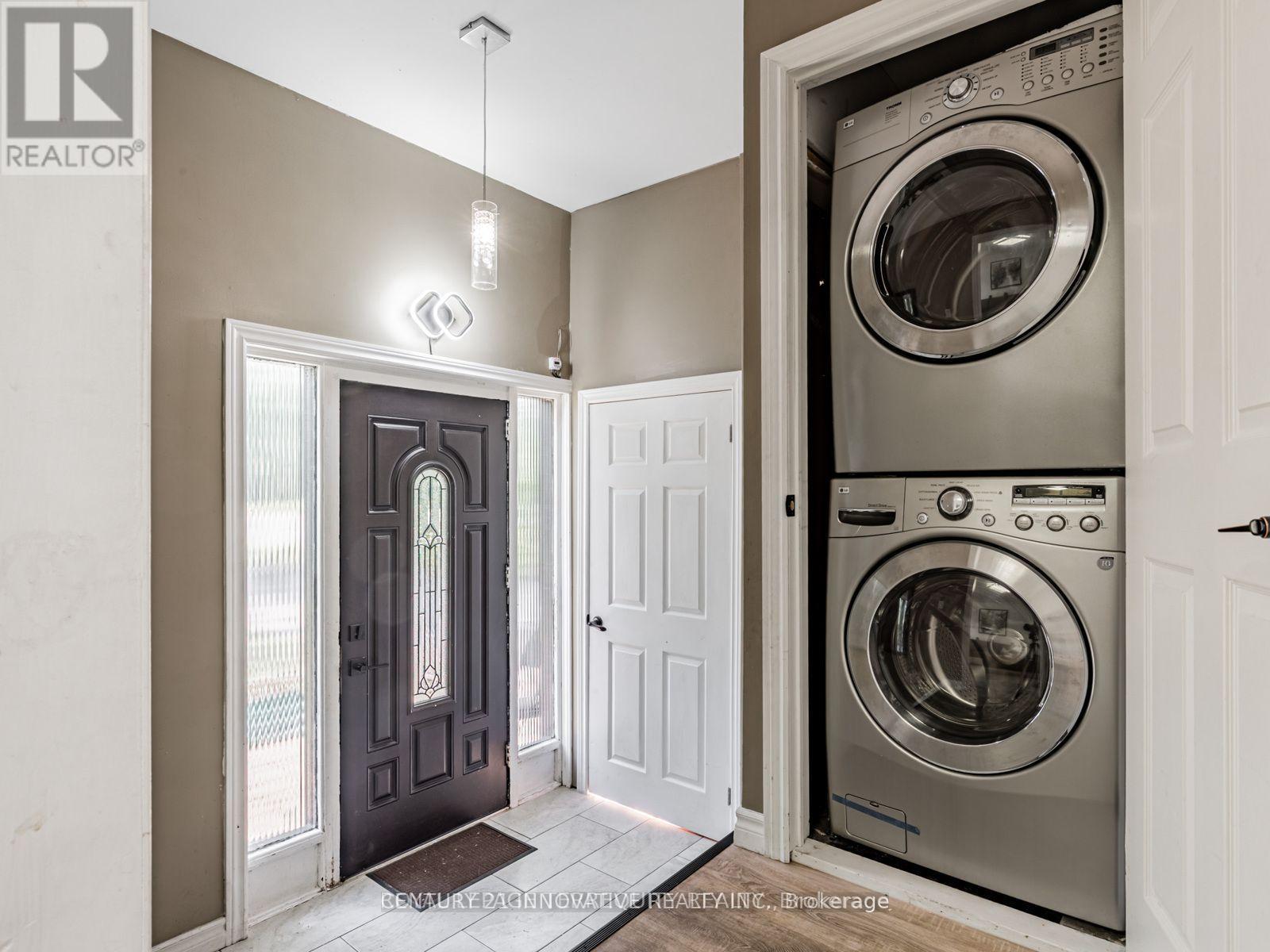 64 Dale Avenue, Toronto, Ontario  M4W 1K8 - Photo 3 - C12893380