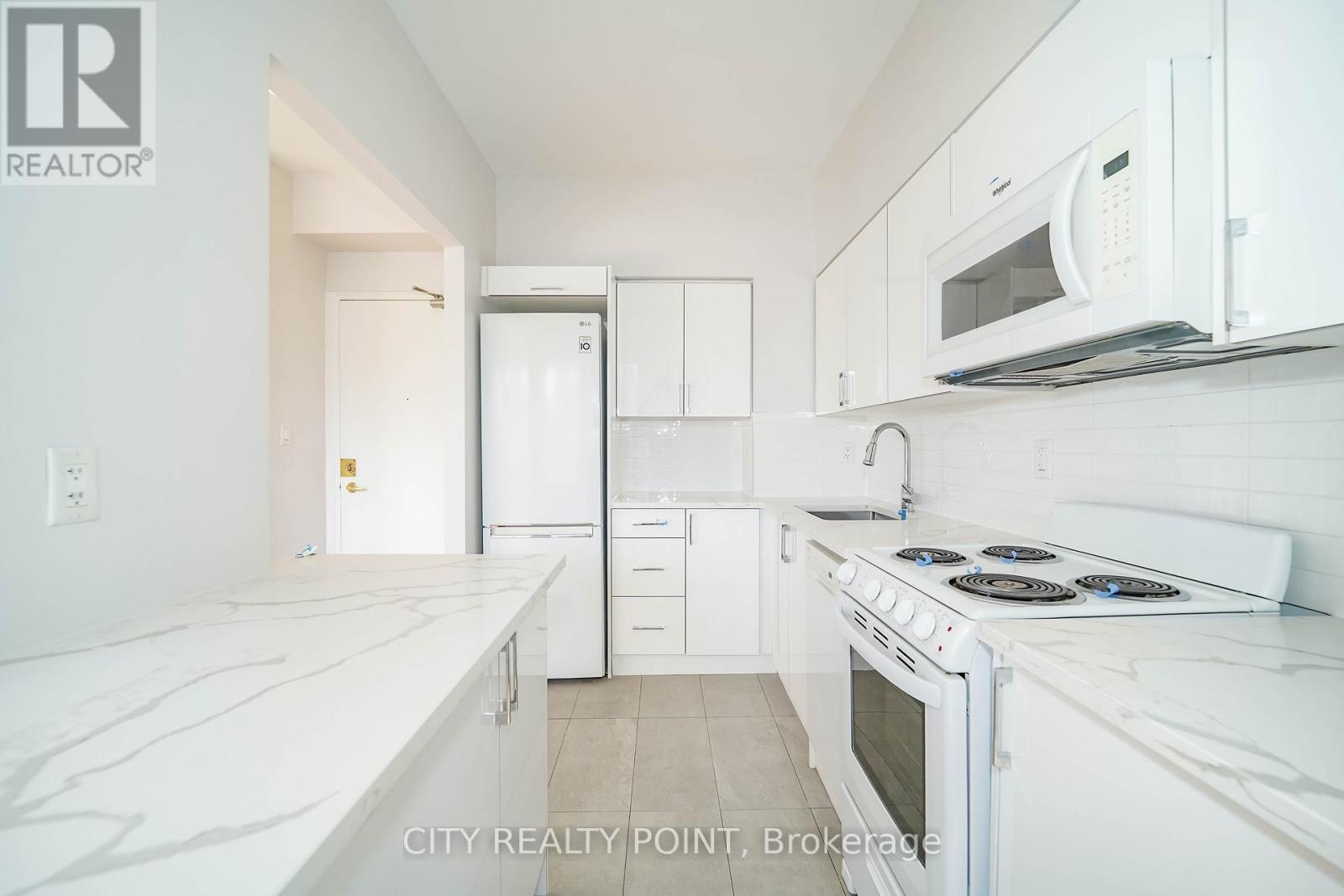 802 - 490 Eglinton Avenue E, Toronto, Ontario  M4P 1M4 - Photo 4 - C12893396