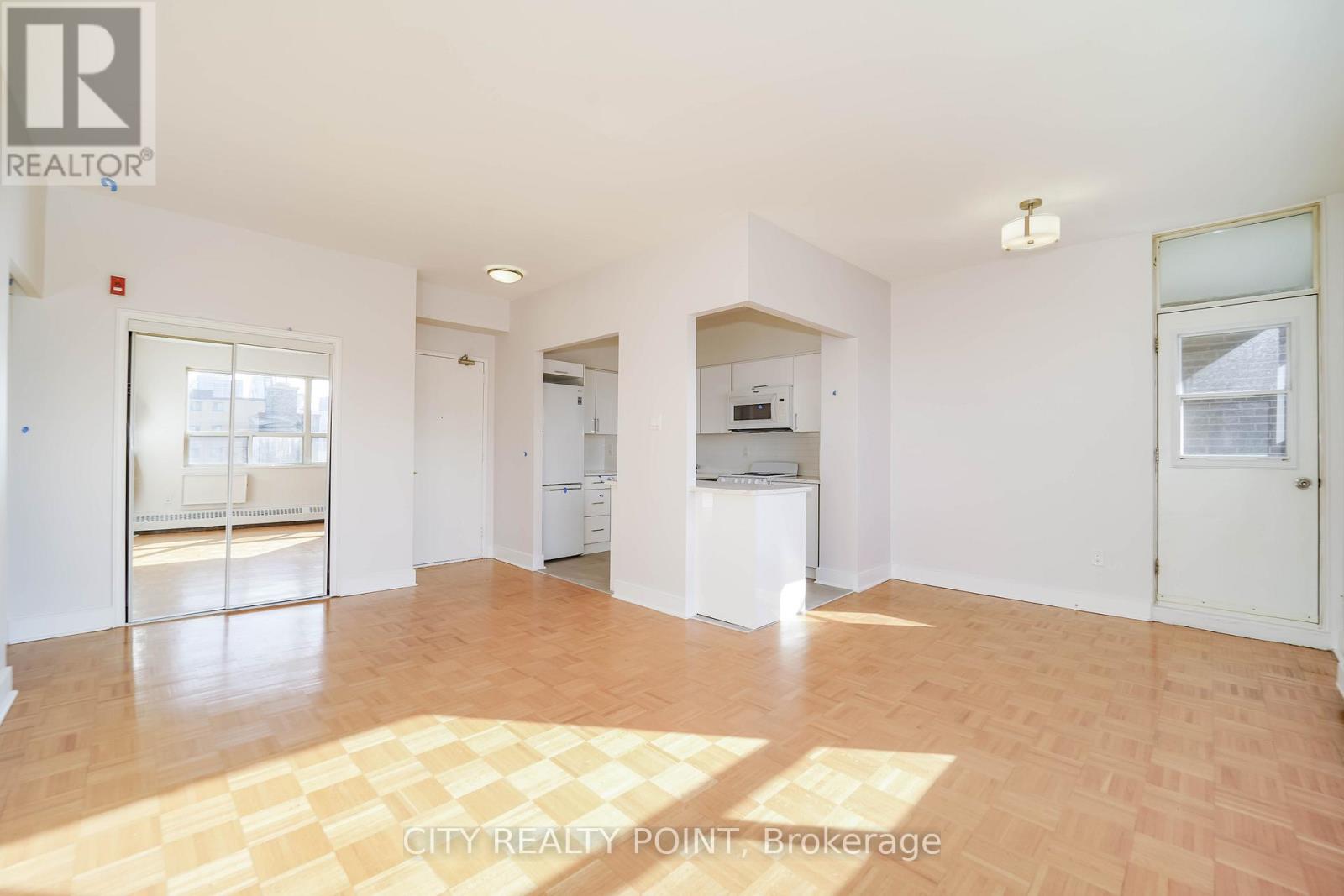 802 - 490 Eglinton Avenue E, Toronto, Ontario  M4P 1M4 - Photo 6 - C12893396