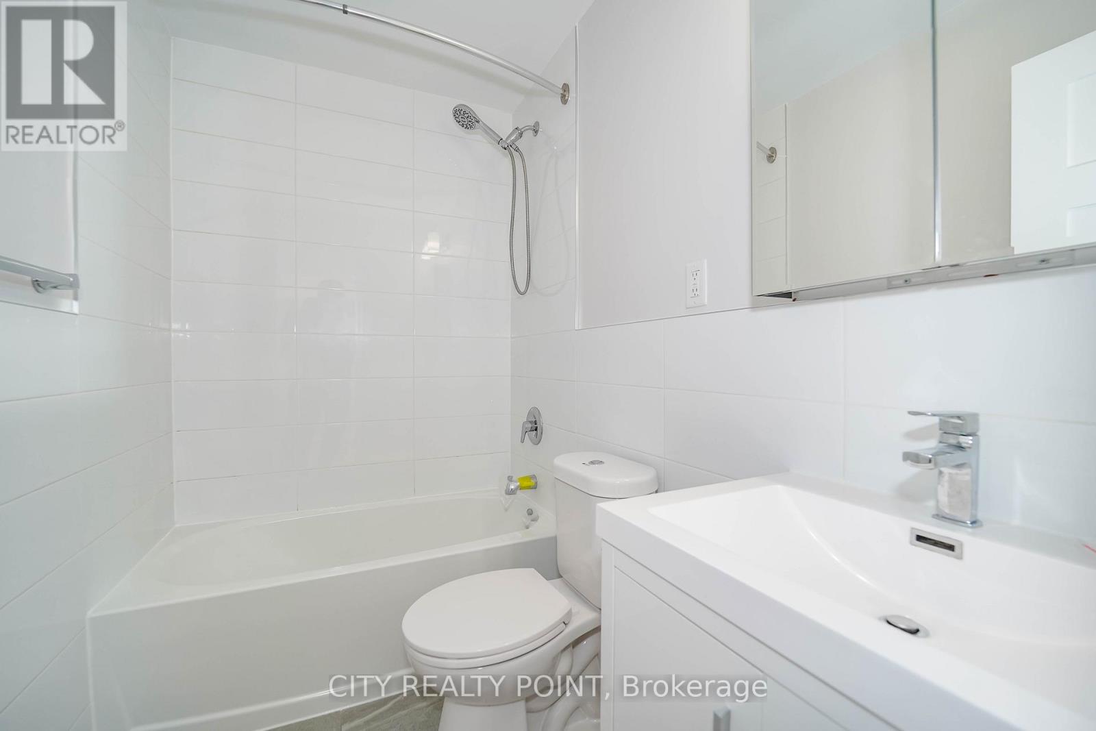 802 - 490 Eglinton Avenue E, Toronto, Ontario  M4P 1M4 - Photo 9 - C12893396