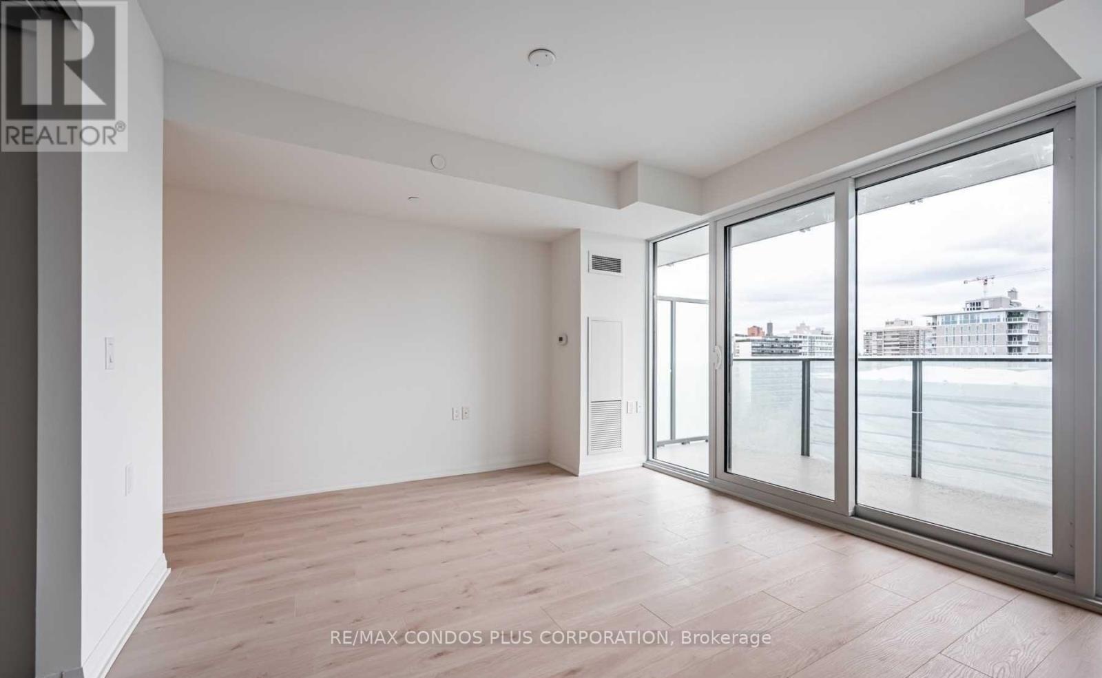 1406 - 99 Foxbar Road, Toronto, Ontario  M4V 0B2 - Photo 5 - C12893404