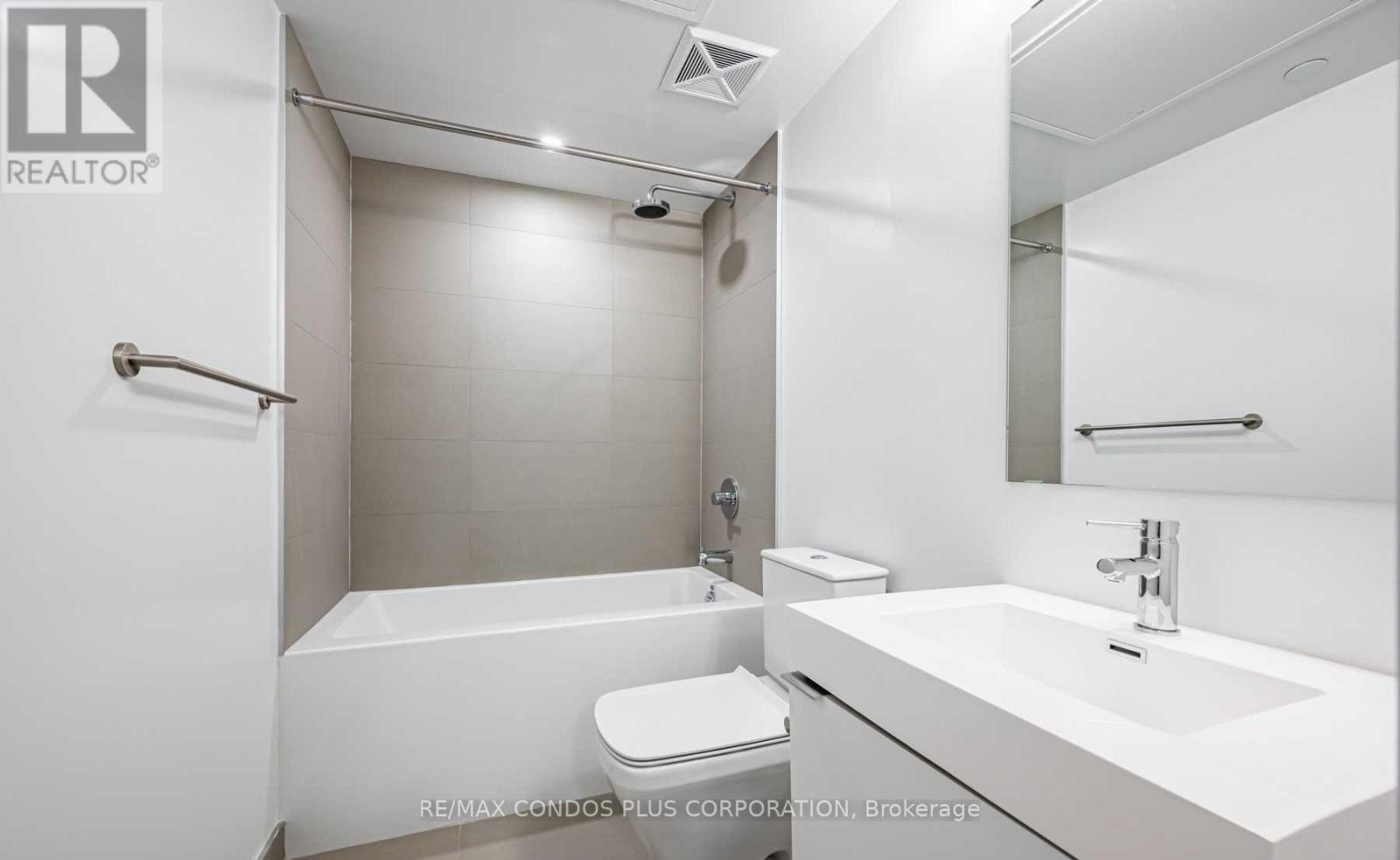 1406 - 99 Foxbar Road, Toronto, Ontario  M4V 0B2 - Photo 9 - C12893404