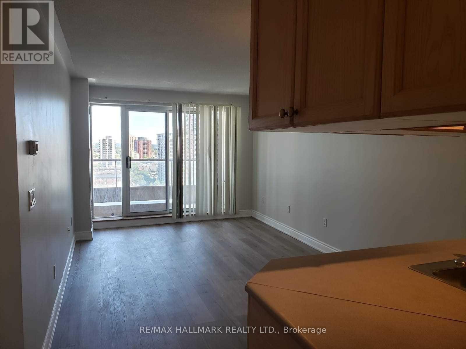 1608 - 909 Bay Street, Toronto (Bay Street Corridor), Ontario  M5S 1Z9 - Photo 13 - C12893420