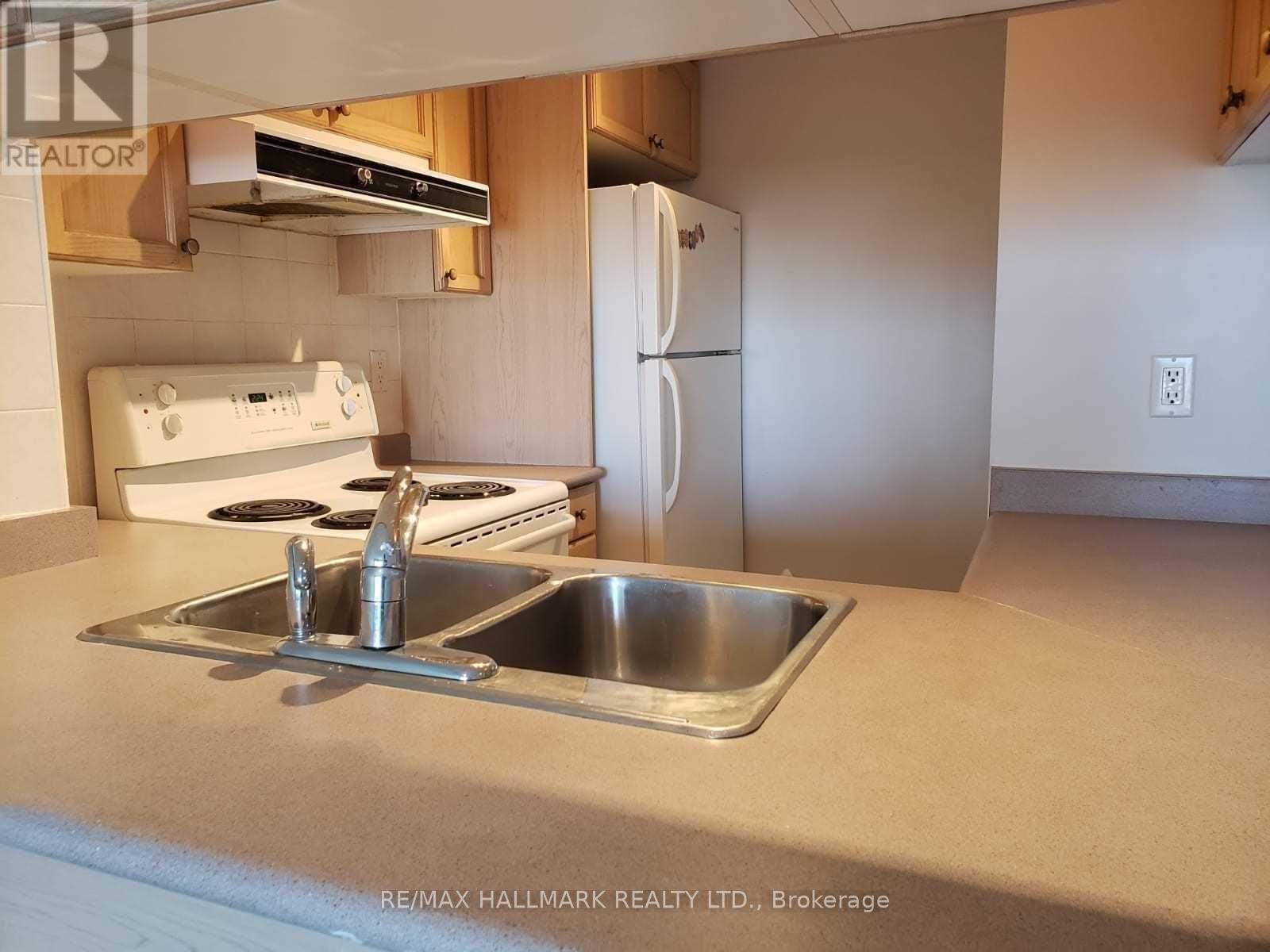 1608 - 909 Bay Street, Toronto (Bay Street Corridor), Ontario  M5S 1Z9 - Photo 3 - C12893420