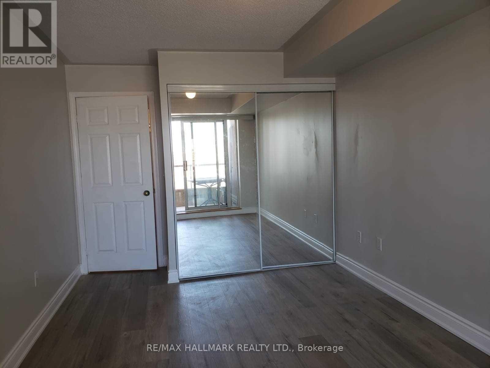 1608 - 909 Bay Street, Toronto (Bay Street Corridor), Ontario  M5S 1Z9 - Photo 4 - C12893420