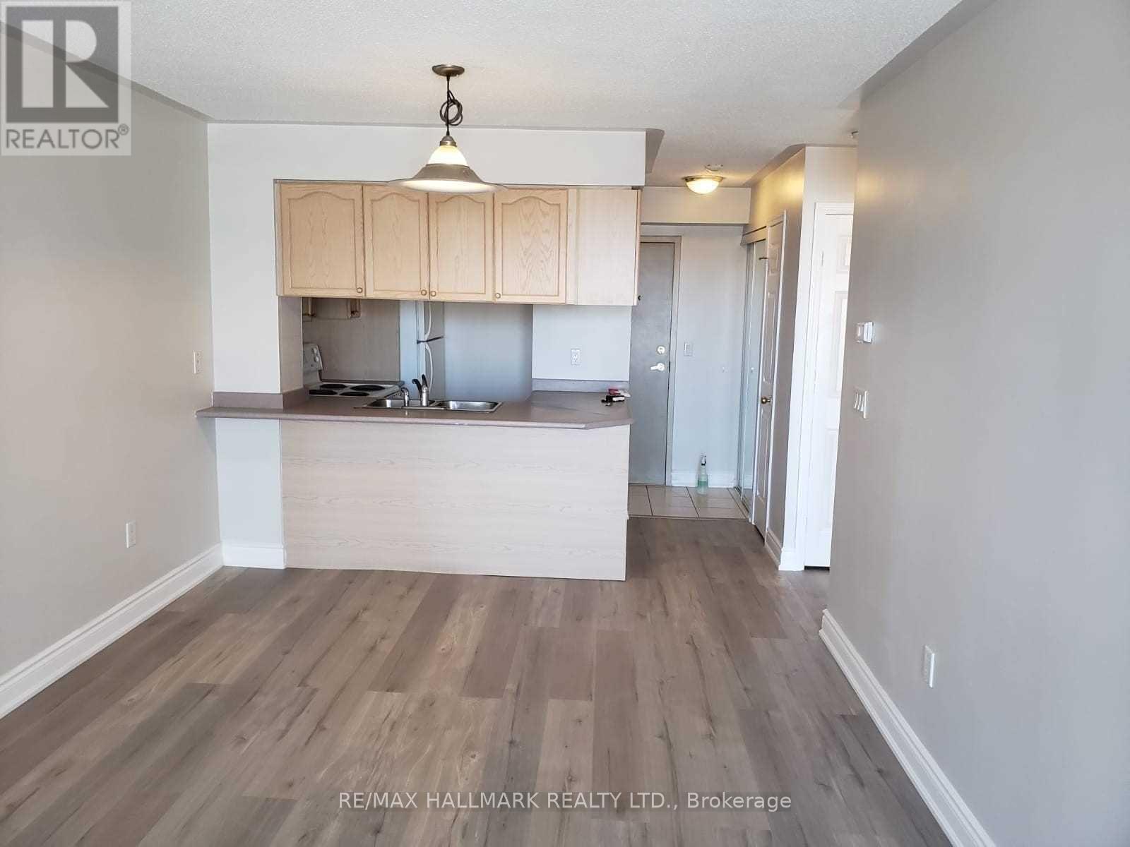 1608 - 909 Bay Street, Toronto (Bay Street Corridor), Ontario  M5S 1Z9 - Photo 6 - C12893420