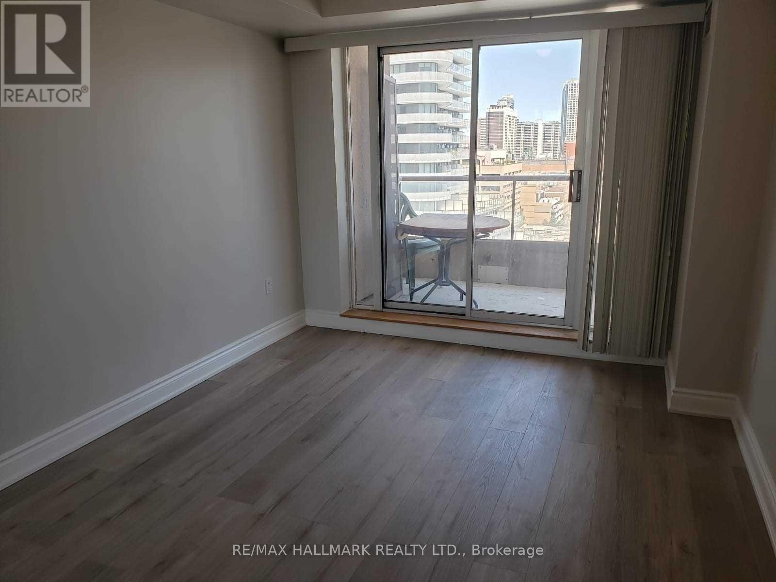 1608 - 909 Bay Street, Toronto (Bay Street Corridor), Ontario  M5S 1Z9 - Photo 9 - C12893420