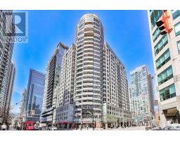 902 - 20 BLUE JAYS WAY, Toronto, Ontario