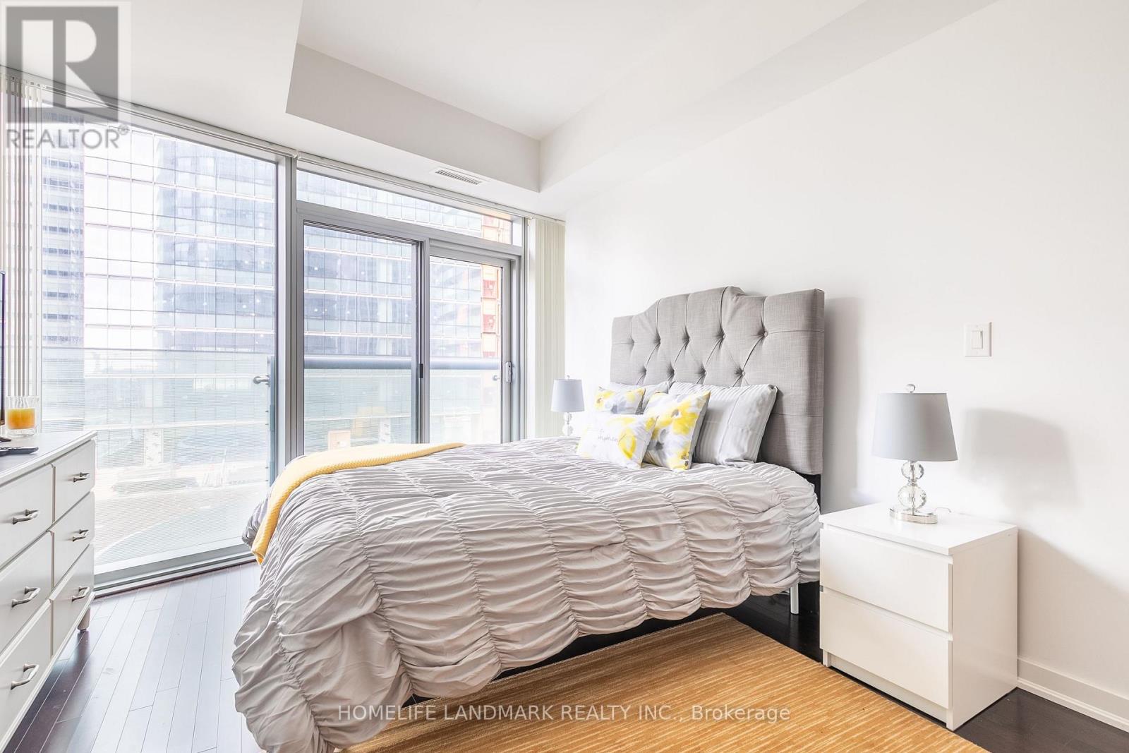 508 - 12 York Street, Toronto, Ontario  M5J 2Z2 - Photo 3 - C12893466