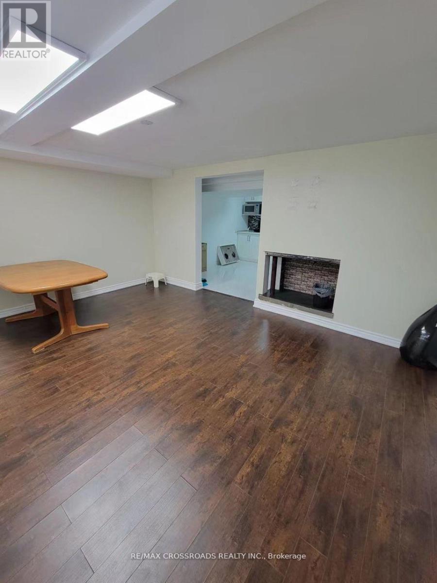 Main - 17 Linwood Avenue, Toronto, Ontario  M1S 1H2 - Photo 11 - E12893460