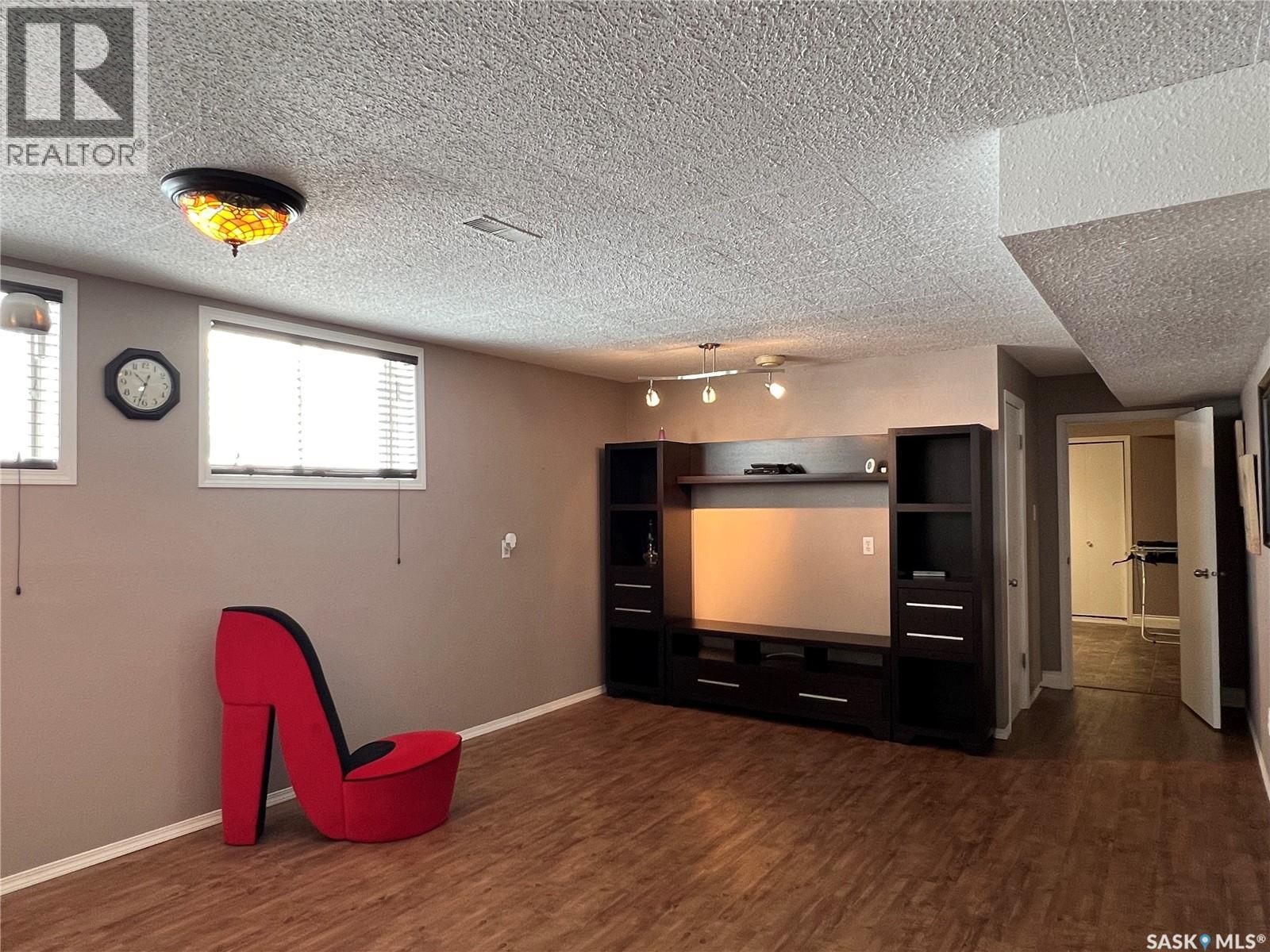 204 9th Avenue E, Meadow Lake, Saskatchewan  S9X 1G3 - Photo 16 - SK030636