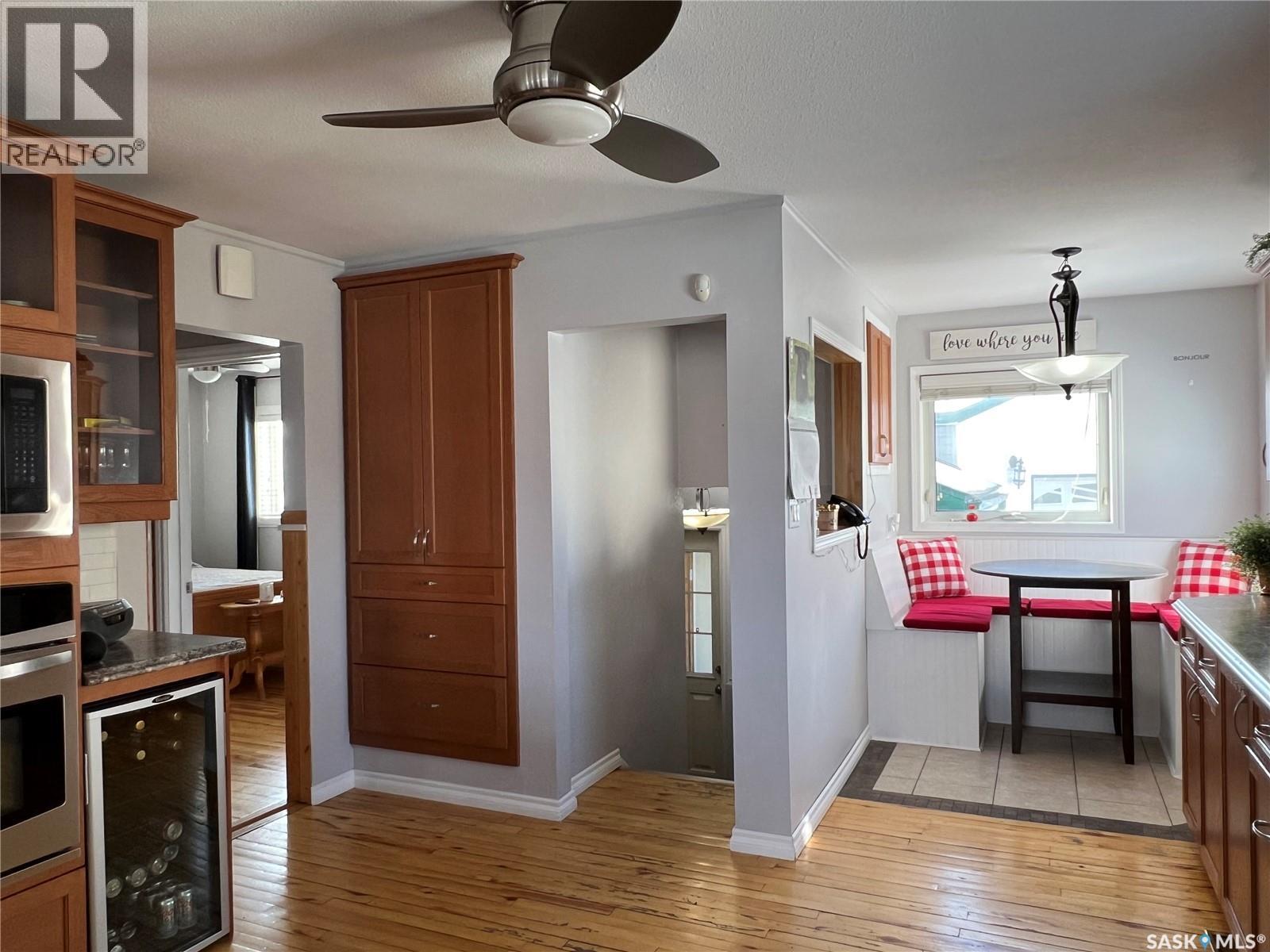 204 9th Avenue E, Meadow Lake, Saskatchewan  S9X 1G3 - Photo 2 - SK030636