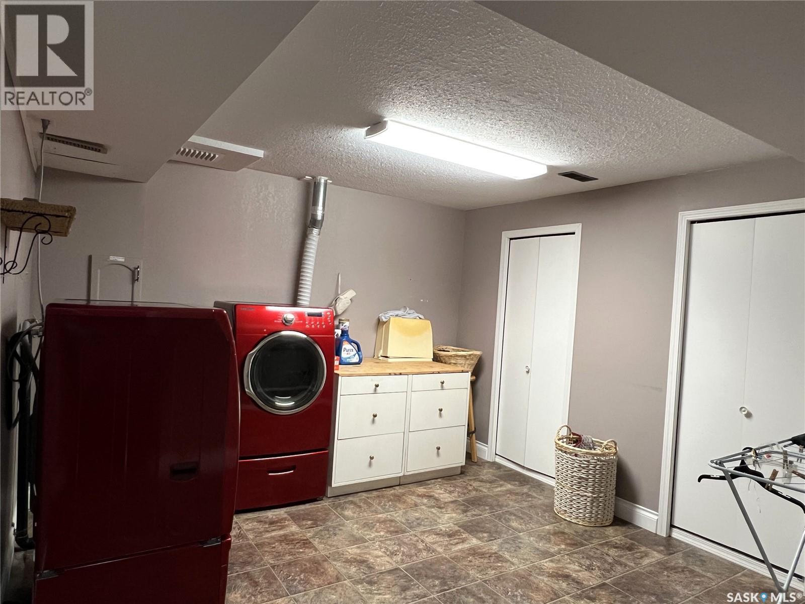 204 9th Avenue E, Meadow Lake, Saskatchewan  S9X 1G3 - Photo 21 - SK030636