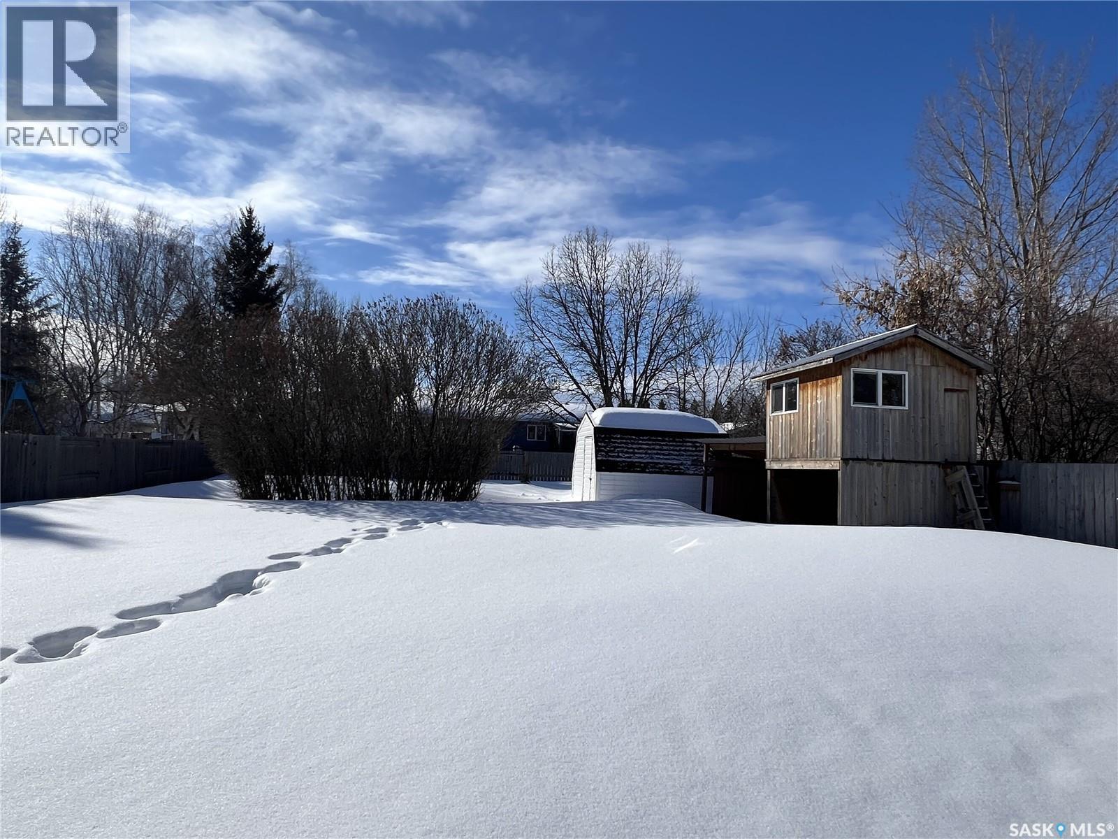 204 9th Avenue E, Meadow Lake, Saskatchewan  S9X 1G3 - Photo 27 - SK030636