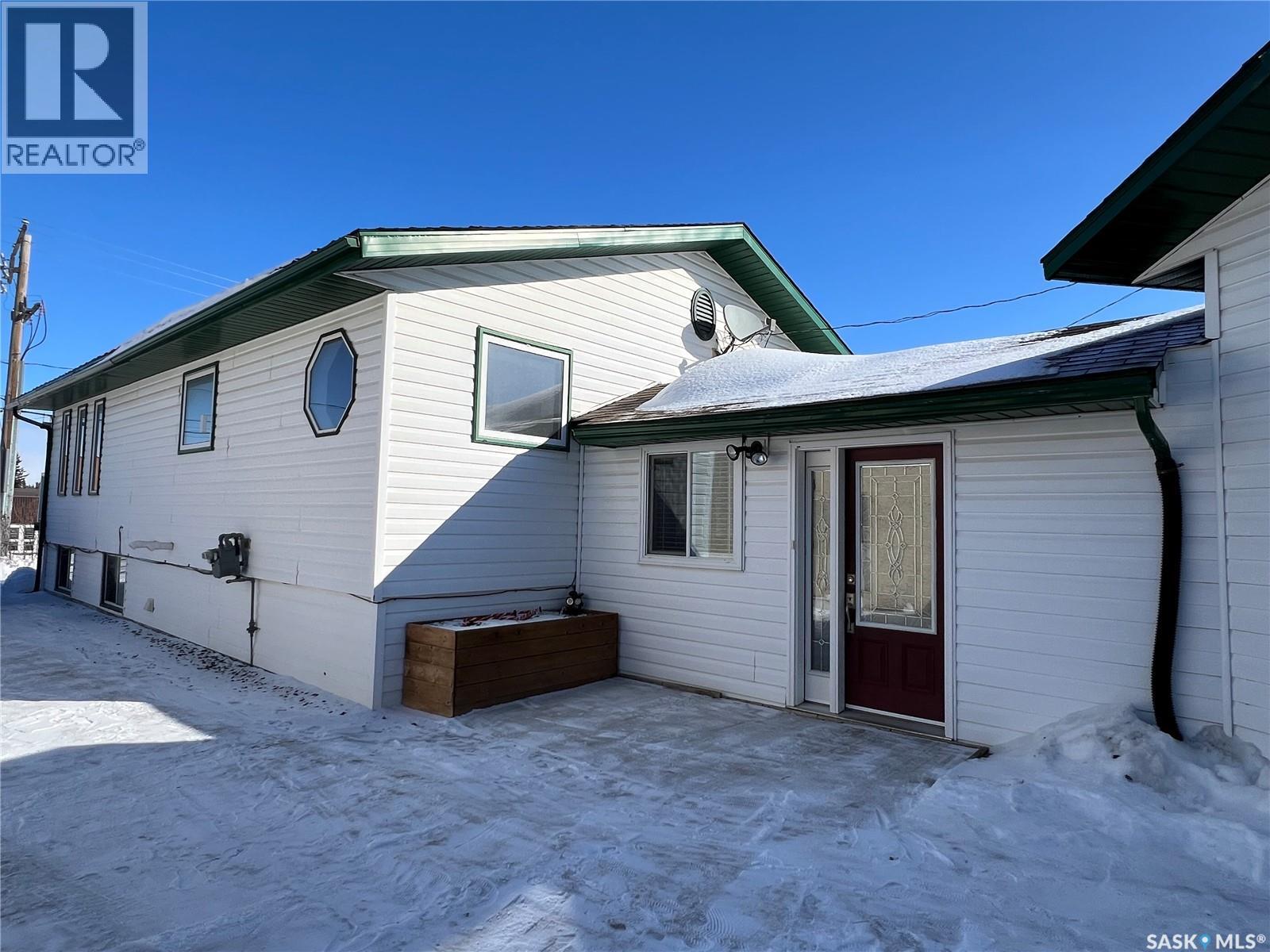204 9th Avenue E, Meadow Lake, Saskatchewan  S9X 1G3 - Photo 32 - SK030636