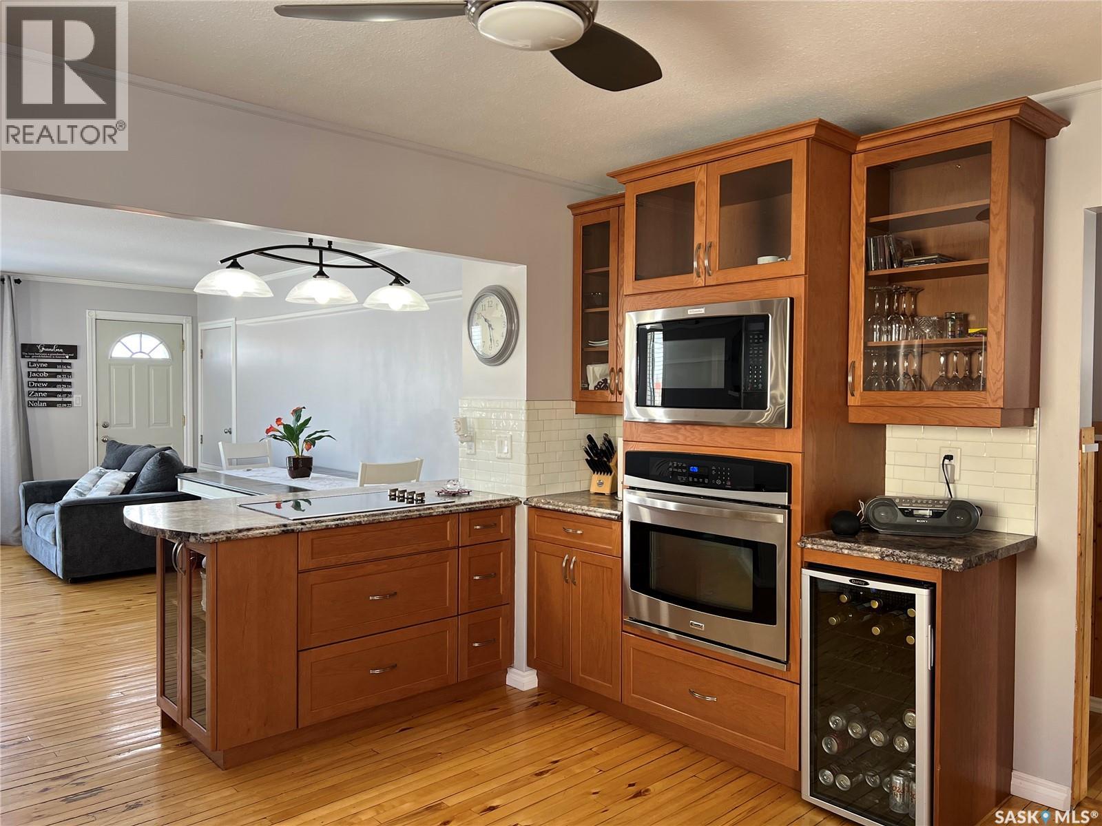 204 9th Avenue E, Meadow Lake, Saskatchewan  S9X 1G3 - Photo 7 - SK030636