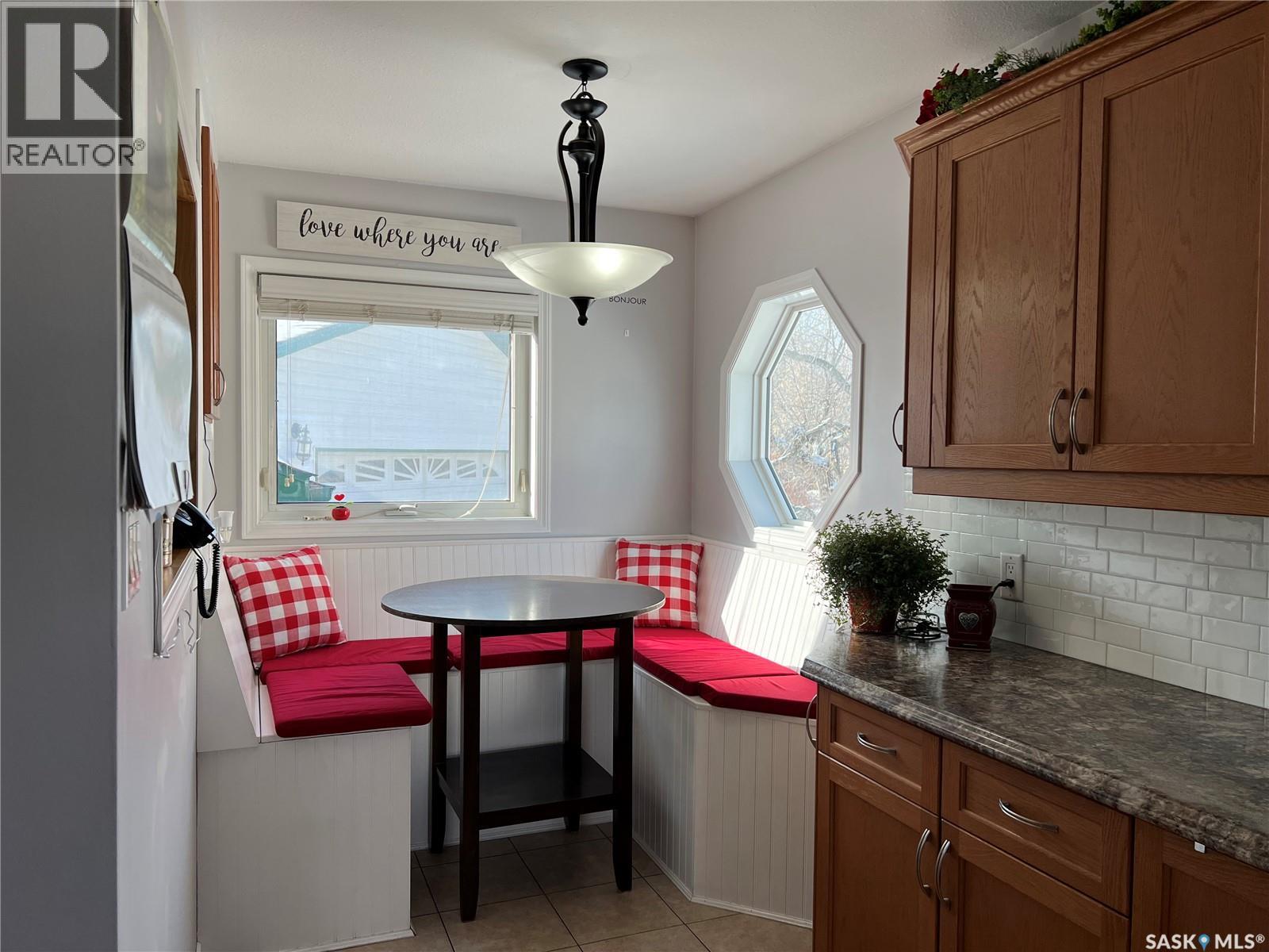 204 9th Avenue E, Meadow Lake, Saskatchewan  S9X 1G3 - Photo 8 - SK030636