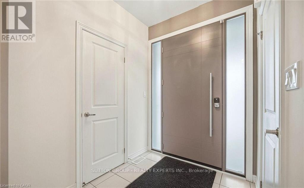 146 Beaconsfield Drive, Vaughan, Ontario  L4H 4L7 - Photo 3 - N12893340