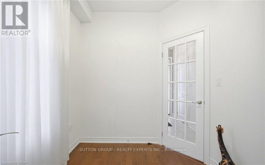 146 Beaconsfield Drive, Vaughan, Ontario  L4H 4L7 - Photo 6 - N12893340