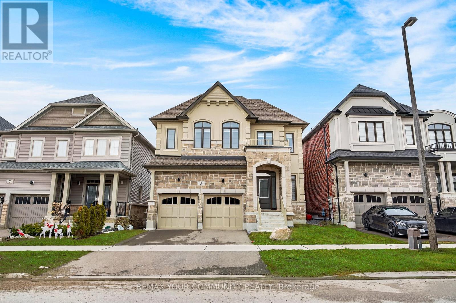 5 VALLEO STREET, Georgina, Ontario