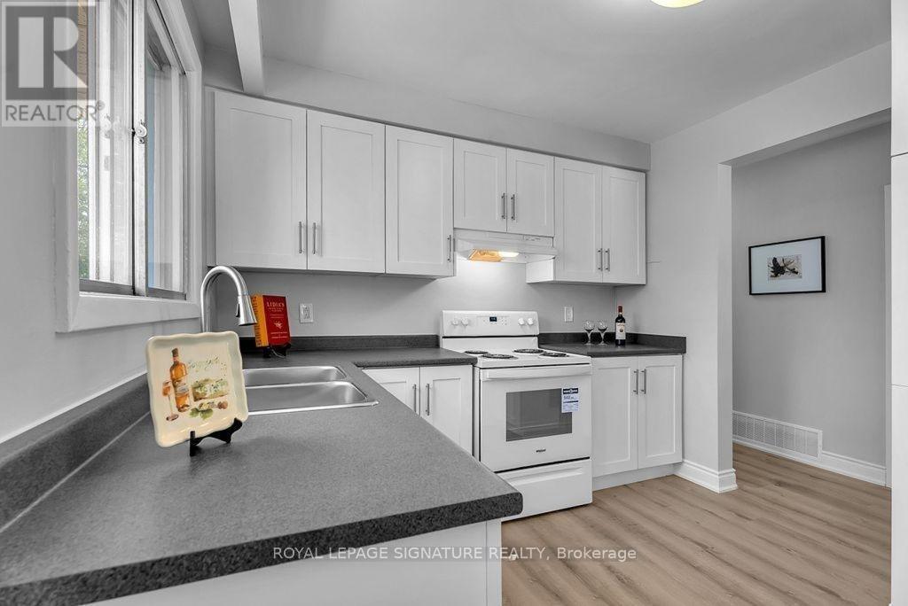 47 Aurora Heights Drive, Aurora, Ontario  L4G 2W6 - Photo 10 - N12893358