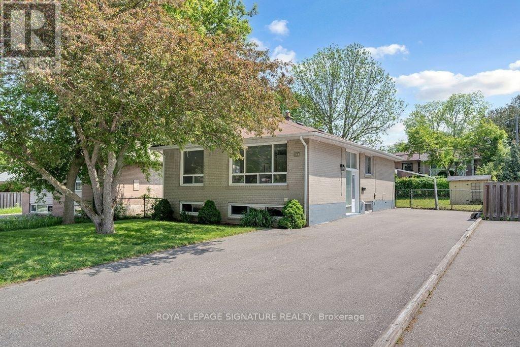 47 Aurora Heights Drive, Aurora, Ontario  L4G 2W6 - Photo 2 - N12893358