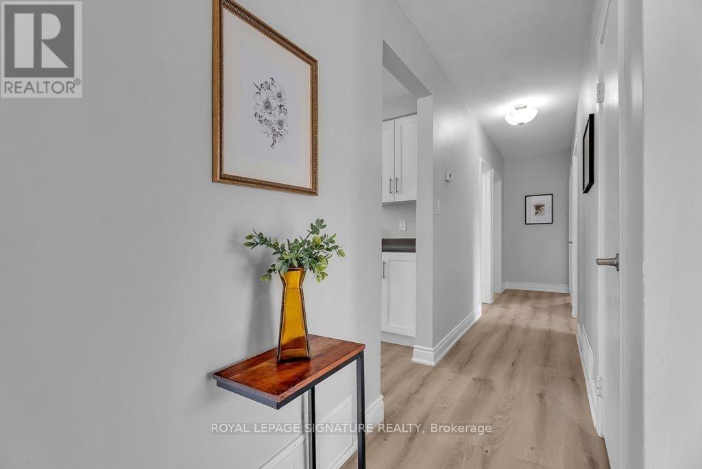 47 Aurora Heights Drive, Aurora, Ontario  L4G 2W6 - Photo 4 - N12893358