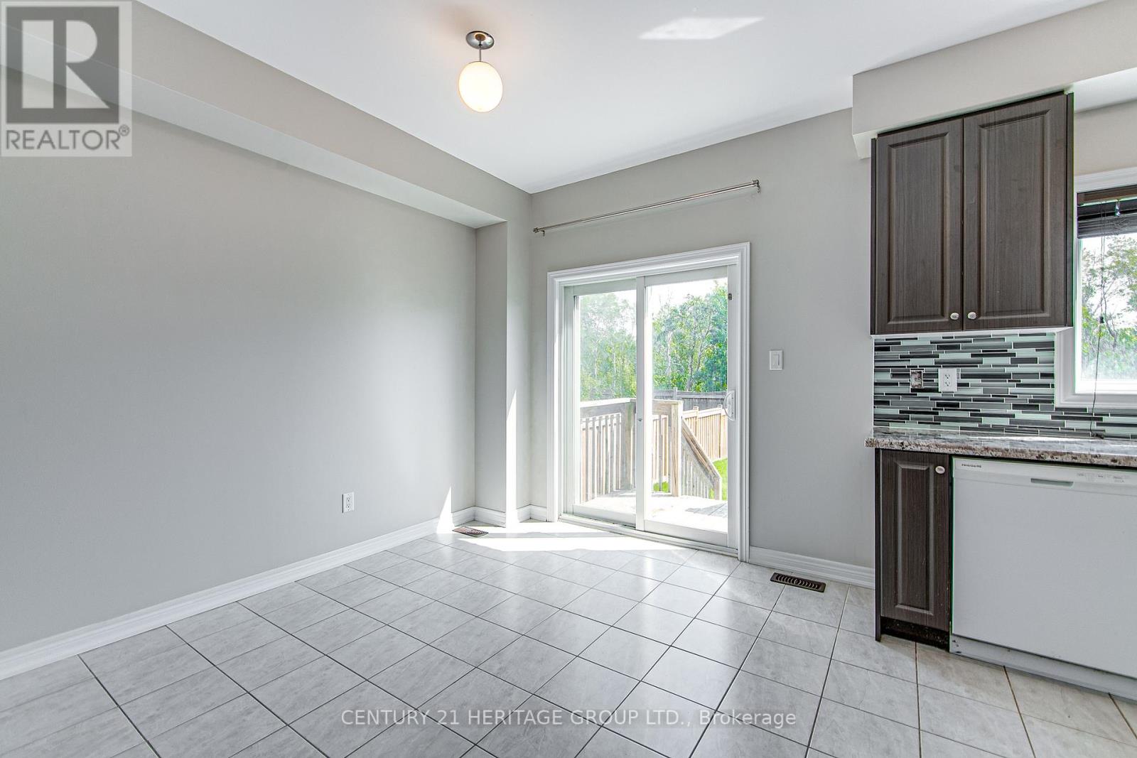 1281 Bardeau Street, Innisfil, Ontario  L0L 1W0 - Photo 10 - N12893368