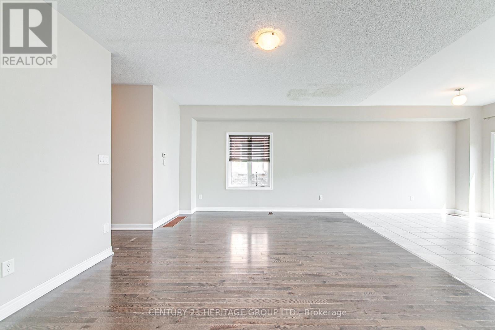 1281 Bardeau Street, Innisfil, Ontario  L0L 1W0 - Photo 13 - N12893368