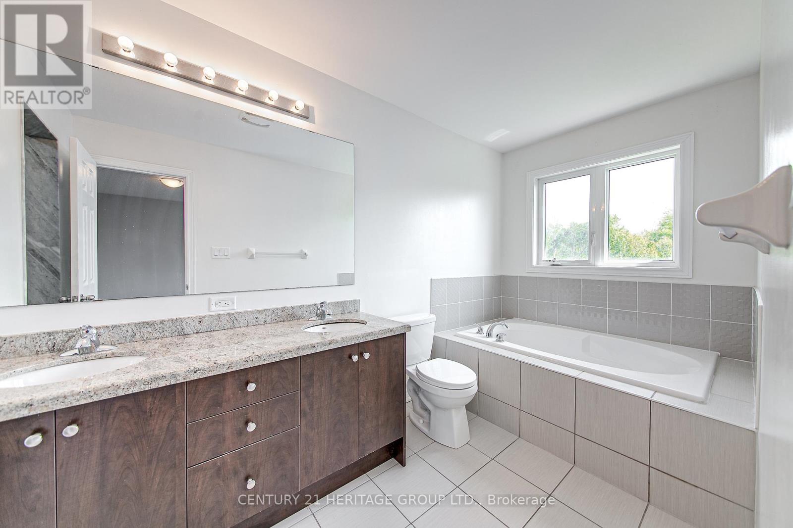 1281 Bardeau Street, Innisfil, Ontario  L0L 1W0 - Photo 15 - N12893368