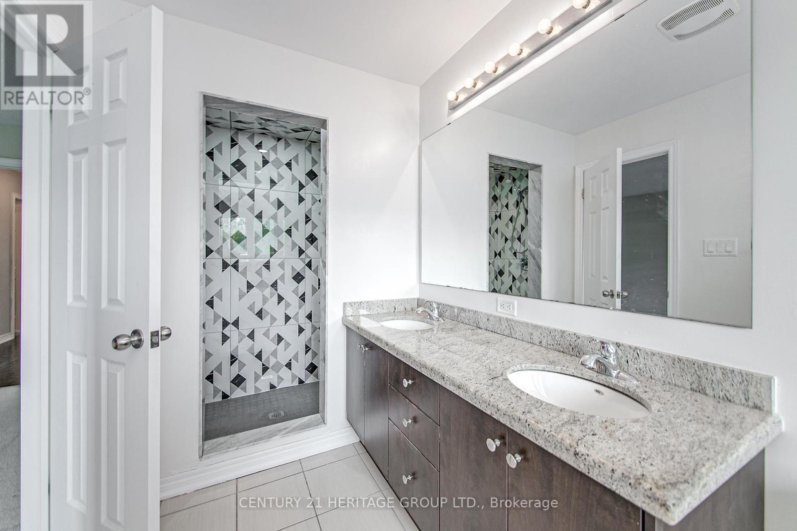 1281 Bardeau Street, Innisfil, Ontario  L0L 1W0 - Photo 16 - N12893368