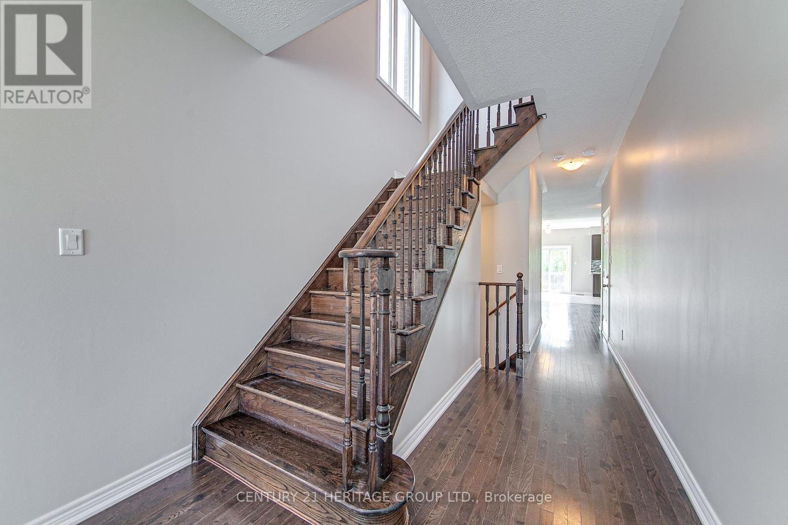 1281 Bardeau Street, Innisfil, Ontario  L0L 1W0 - Photo 5 - N12893368