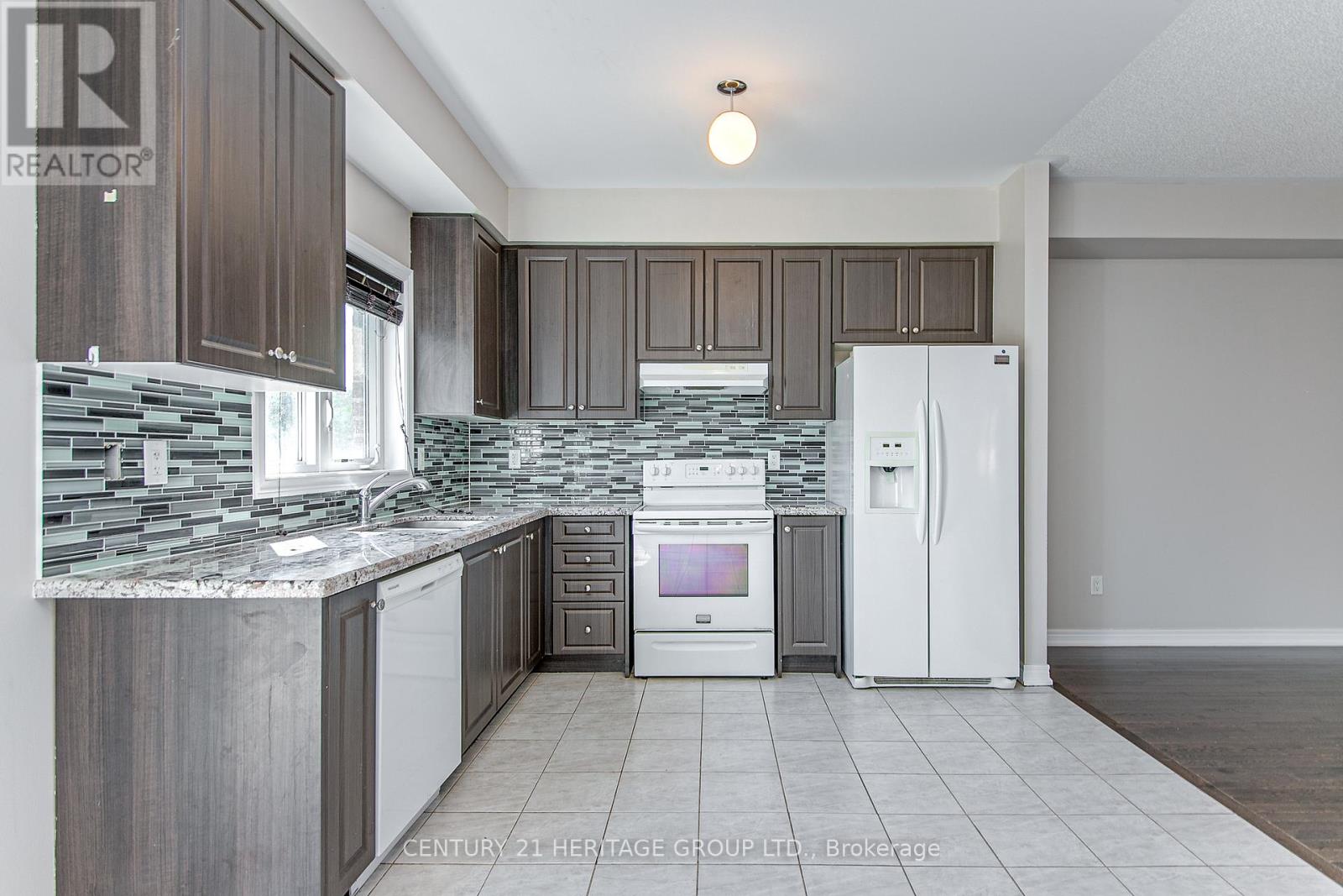 1281 Bardeau Street, Innisfil, Ontario  L0L 1W0 - Photo 9 - N12893368