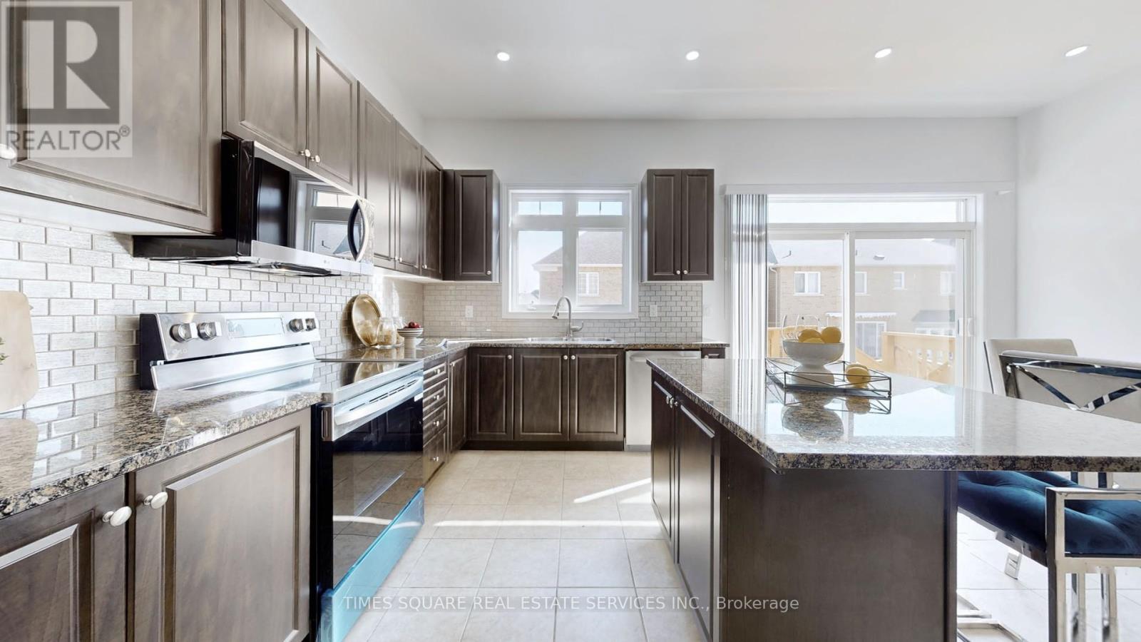 247 Selwyn Road, Richmond Hill, Ontario  L4E 0R4 - Photo 21 - N12893446