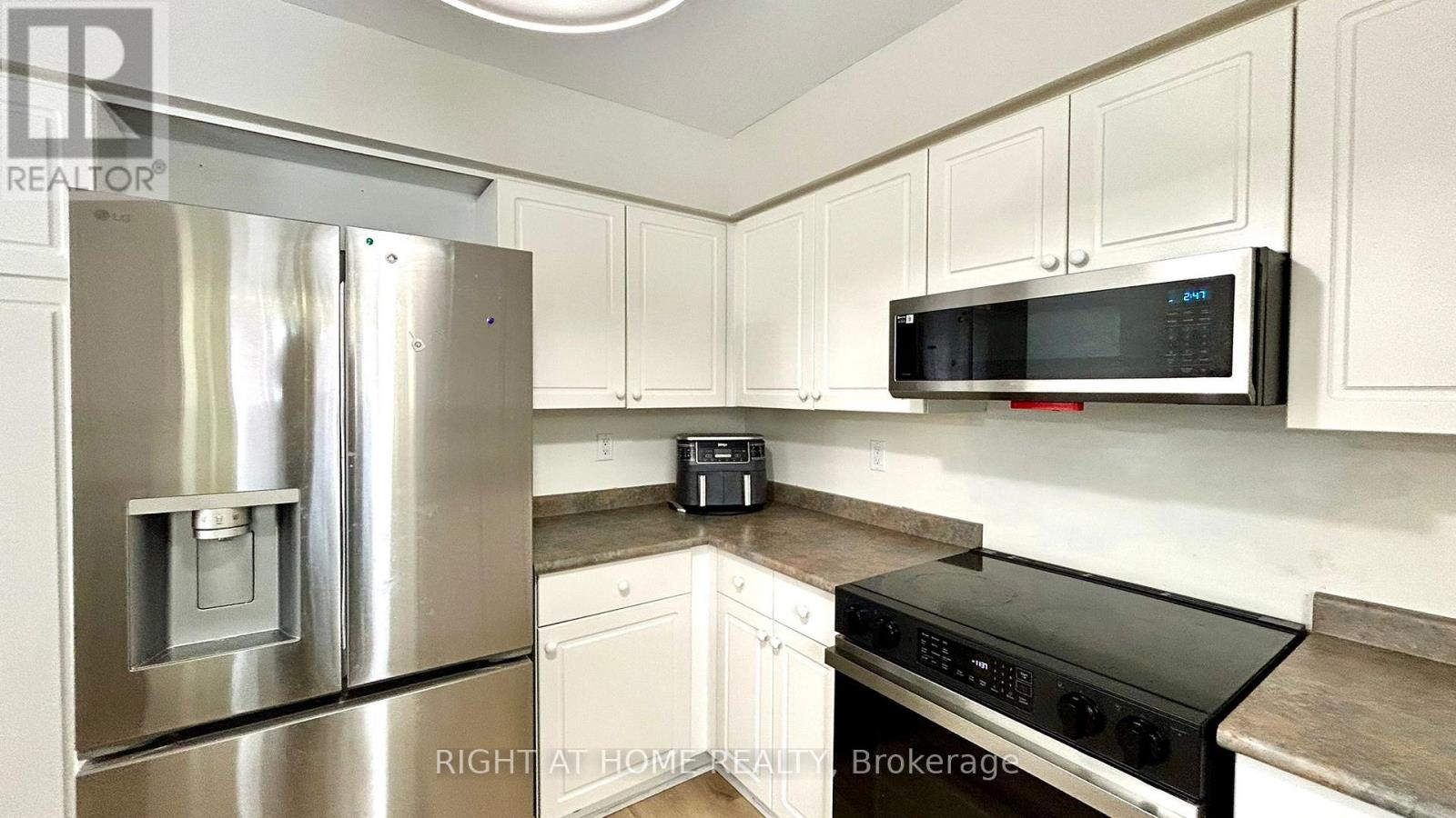 48 Johnson Street, Orillia, Ontario  L3V 7R9 - Photo 10 - S12893312