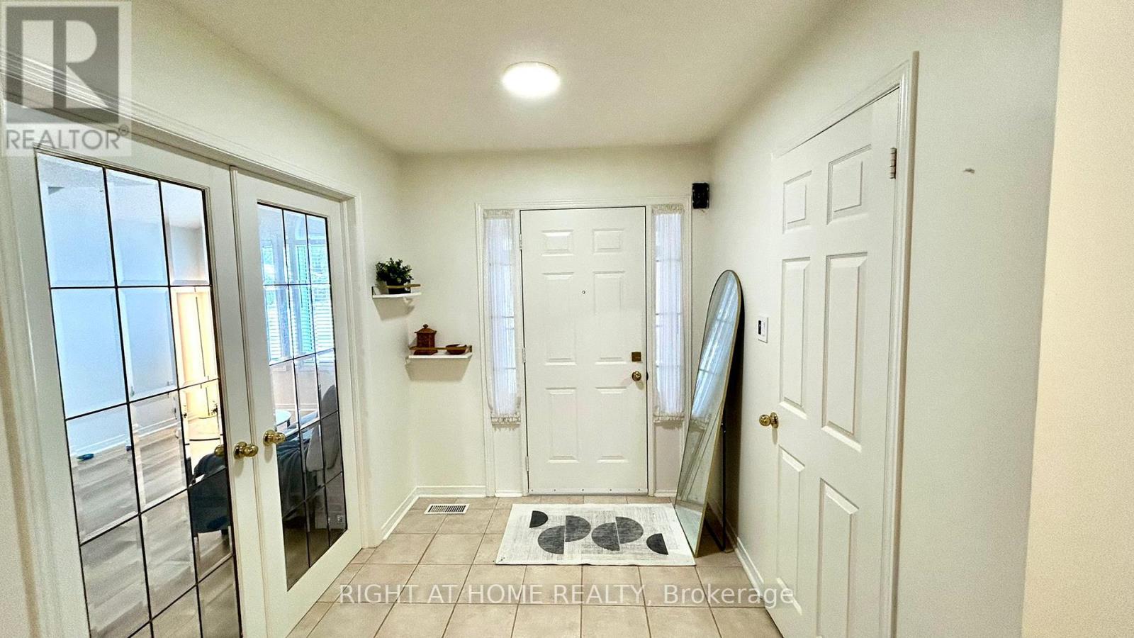 48 Johnson Street, Orillia, Ontario  L3V 7R9 - Photo 2 - S12893312