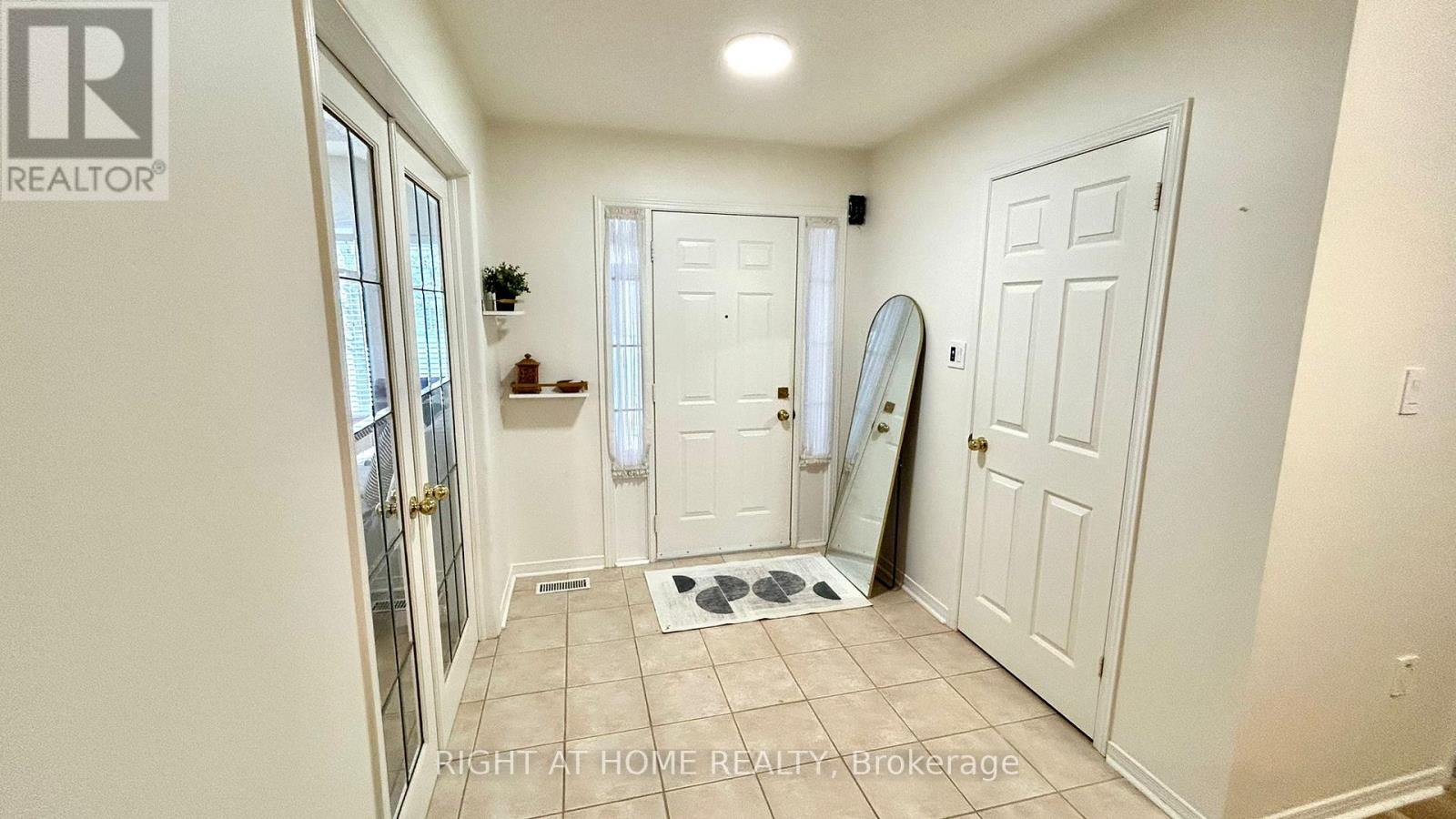 48 Johnson Street, Orillia, Ontario  L3V 7R9 - Photo 3 - S12893312