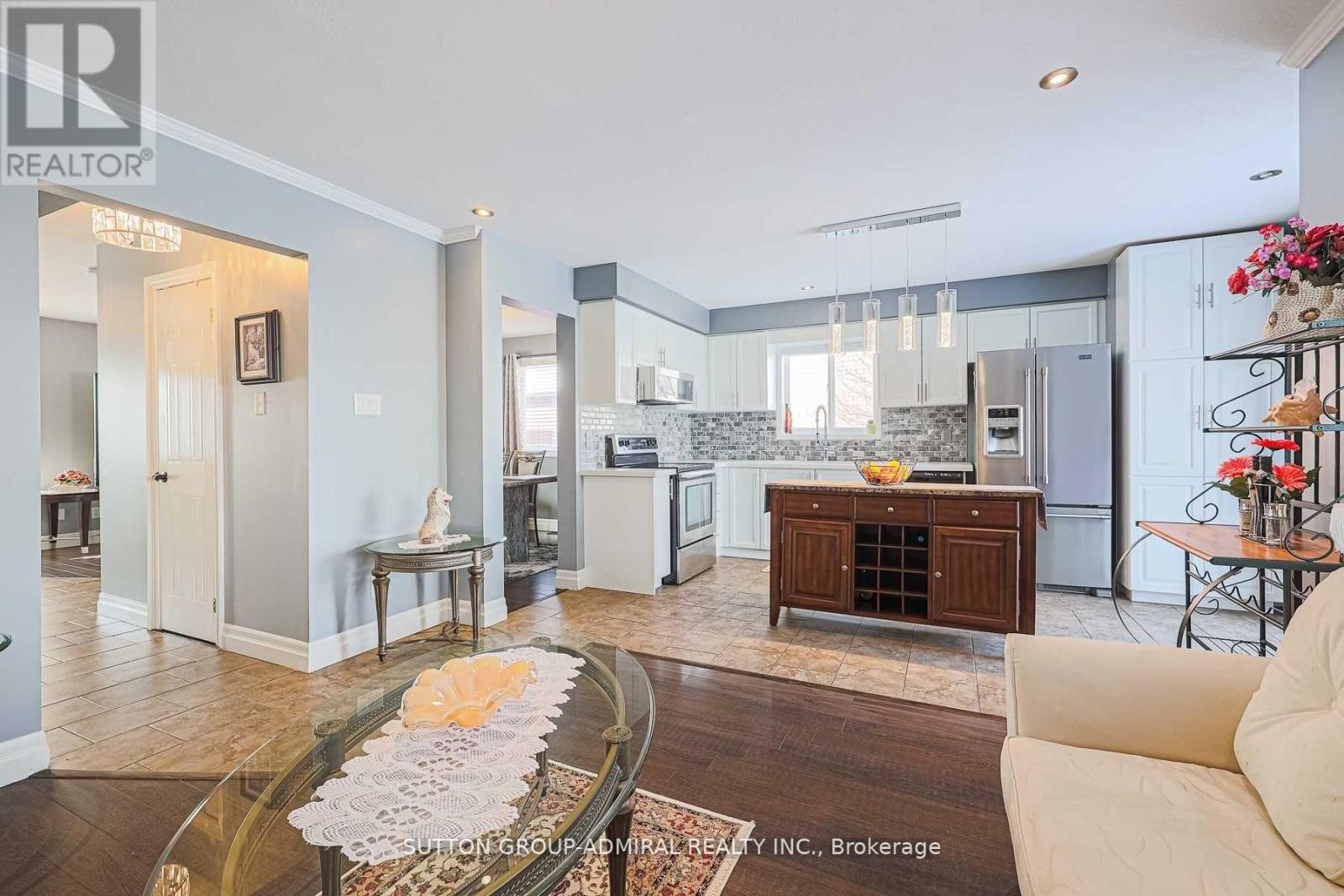 242 Mapleton Avenue, Barrie, Ontario  L4N 5V5 - Photo 11 - S12893326