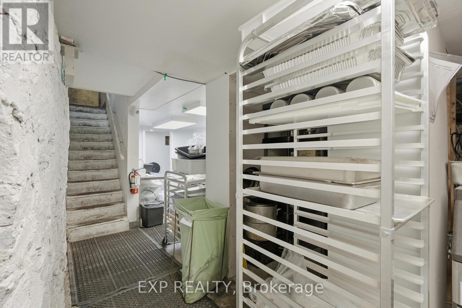 301 Barton Street E, Hamilton, Ontario  L8L 2X4 - Photo 9 - X12886852