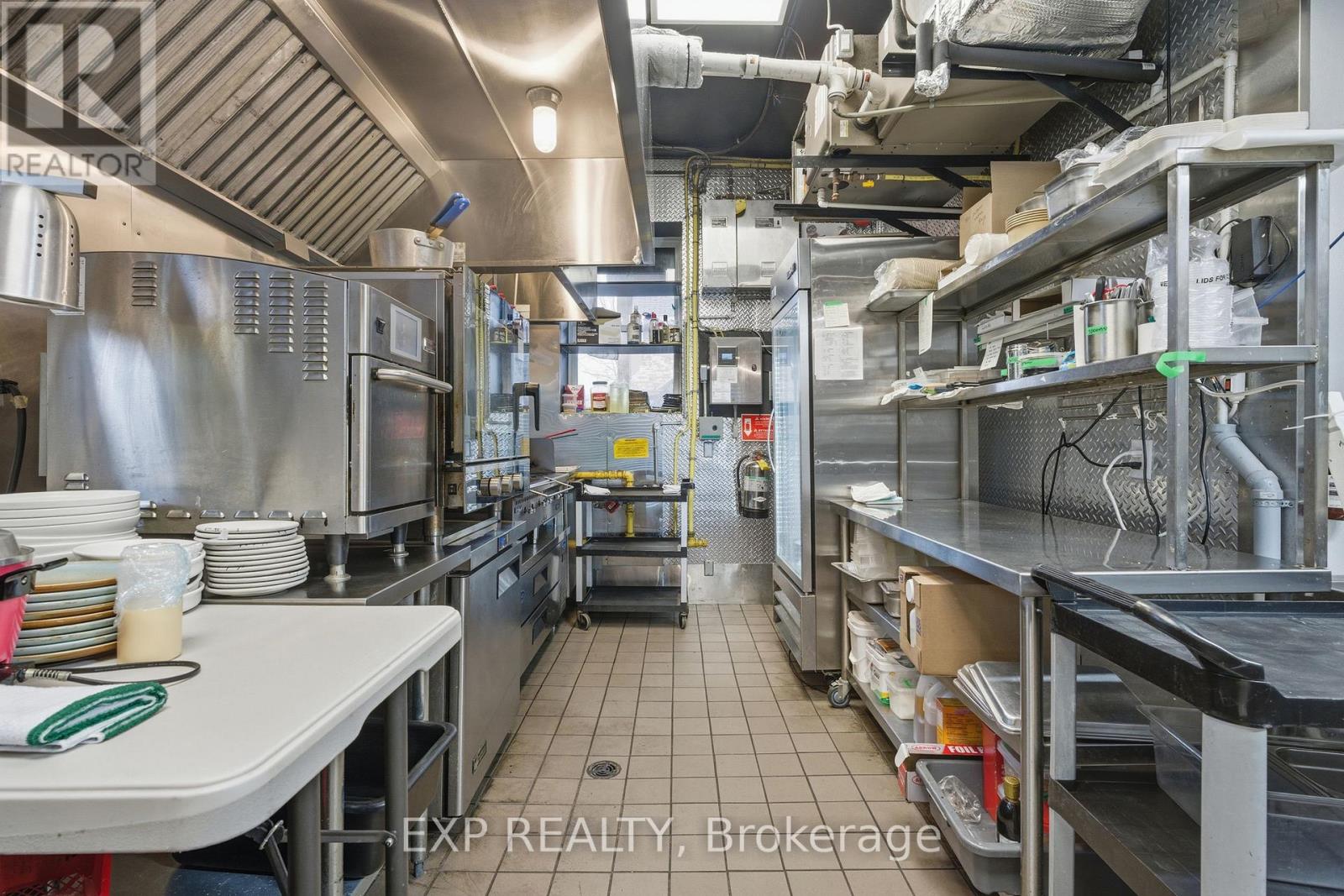 301 Barton Street E, Hamilton, Ontario  L8L 2X4 - Photo 7 - X12886852