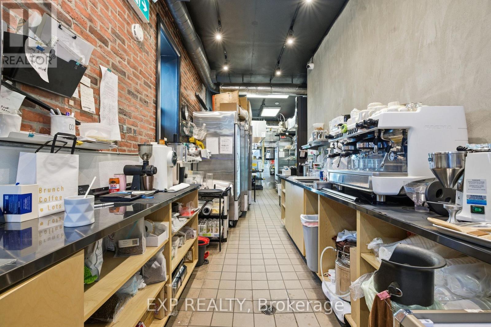 301 Barton Street E, Hamilton, Ontario  L8L 2X4 - Photo 8 - X12886852