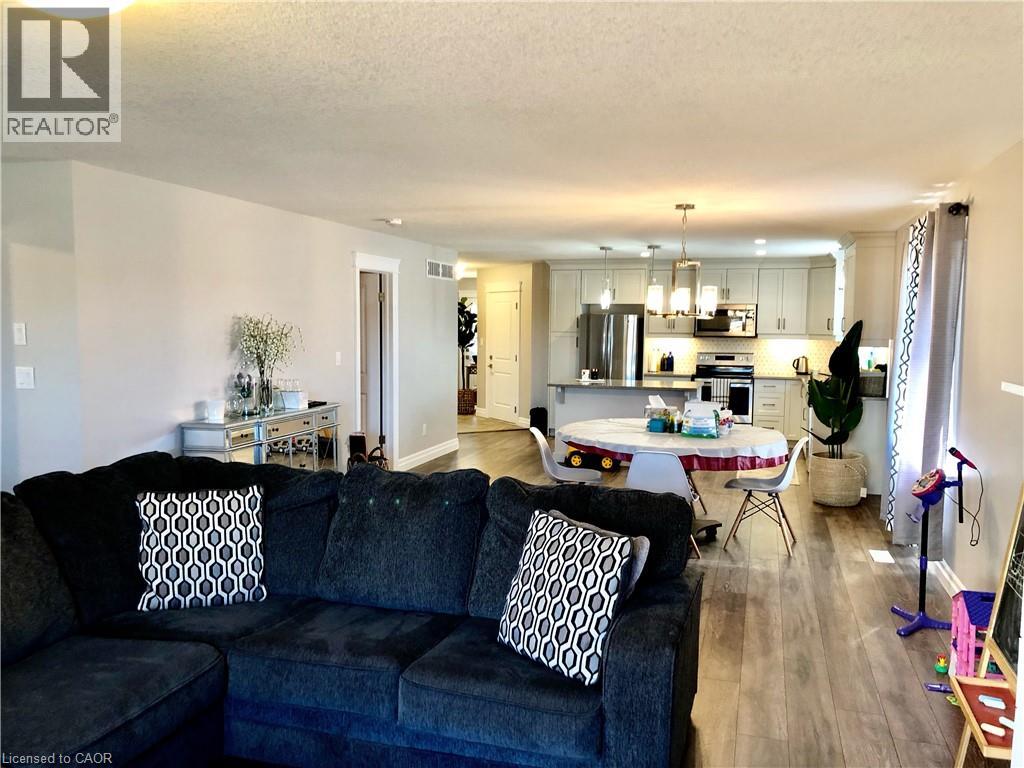 405 Krotz Street E, Listowel, Ontario  N4W 0B5 - Photo 10 - 40813068