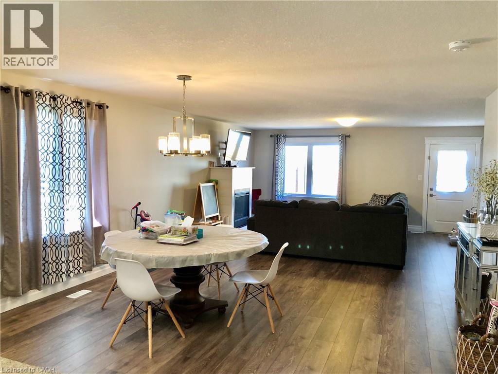 405 Krotz Street E, Listowel, Ontario  N4W 0B5 - Photo 4 - 40813068