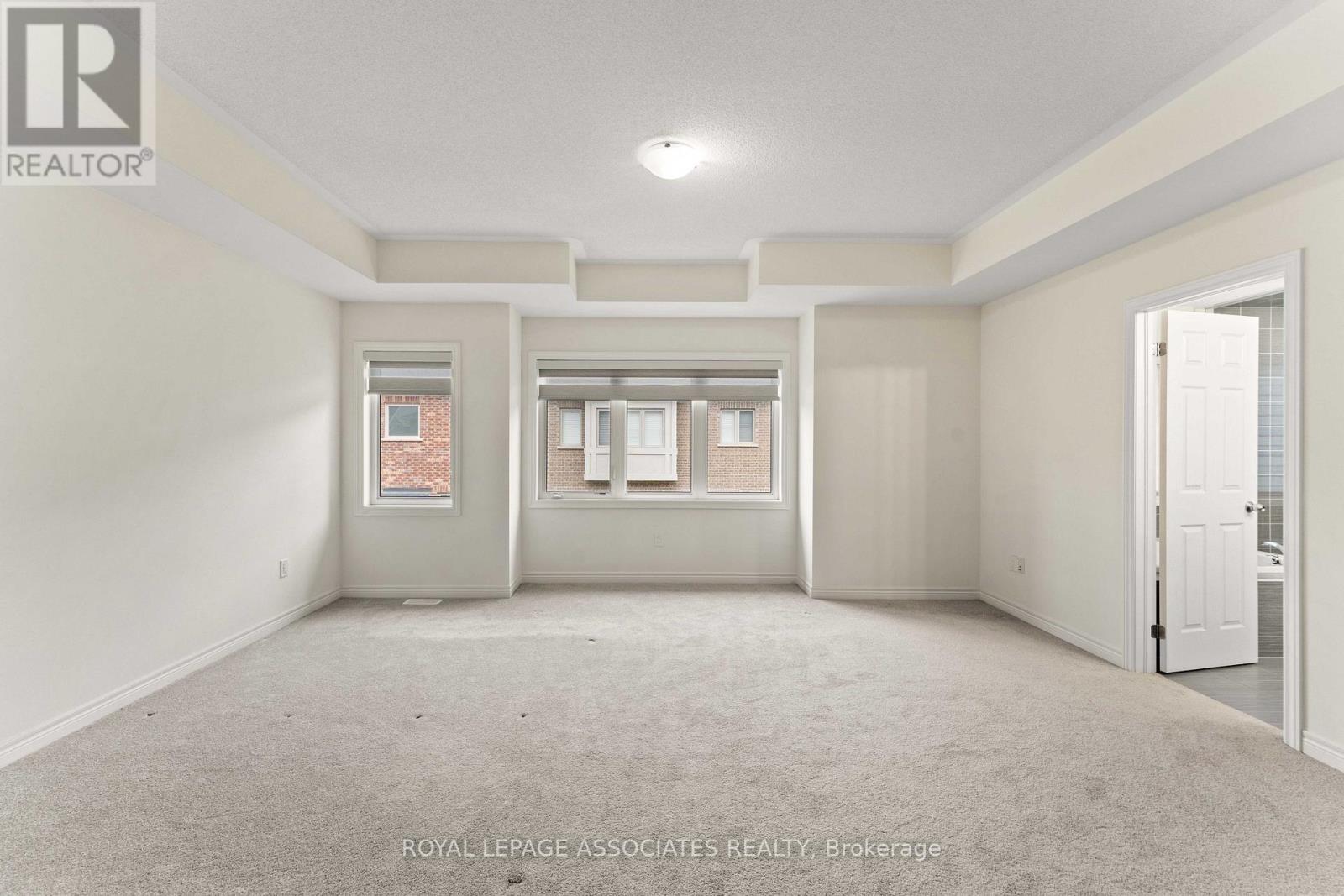 3909 Koenig Road E, Burlington, Ontario  L7M 0Z9 - Photo 11 - W12893286